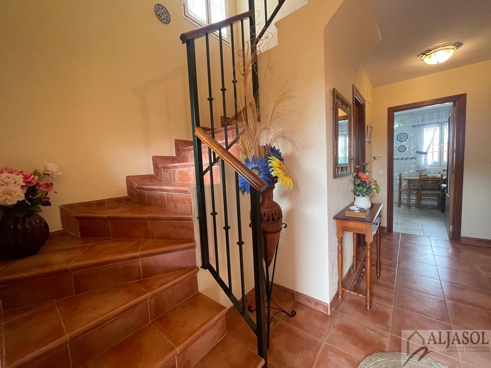 For sale of chalet in Espartinas