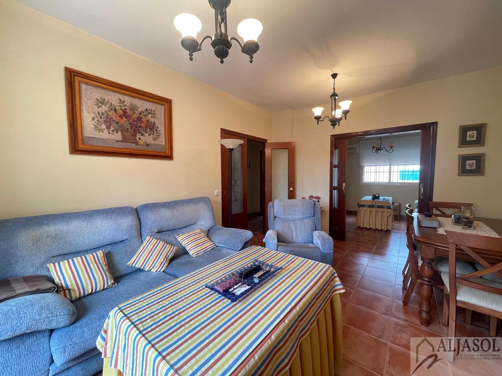 For sale of chalet in Espartinas