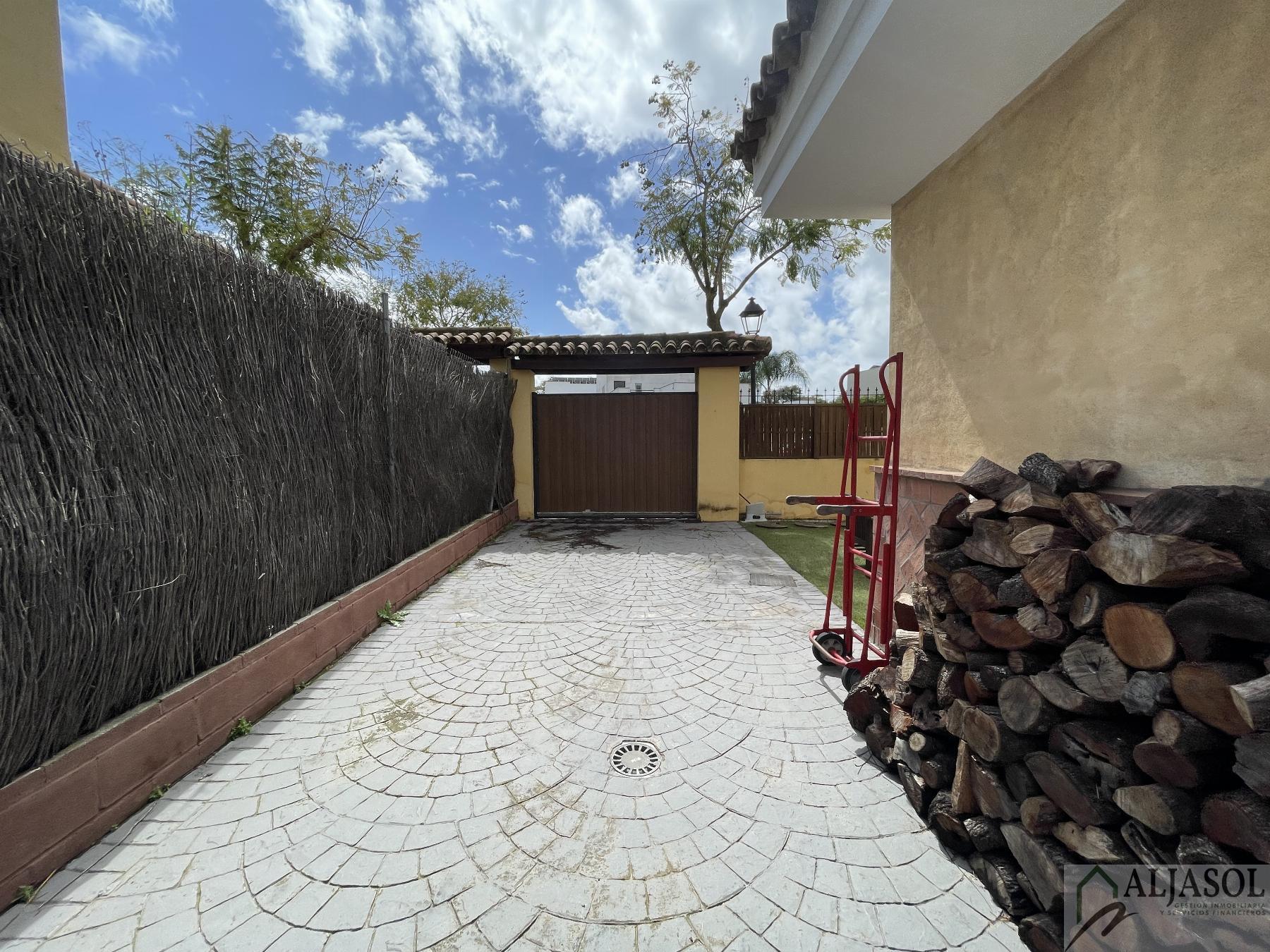 For sale of house in Espartinas