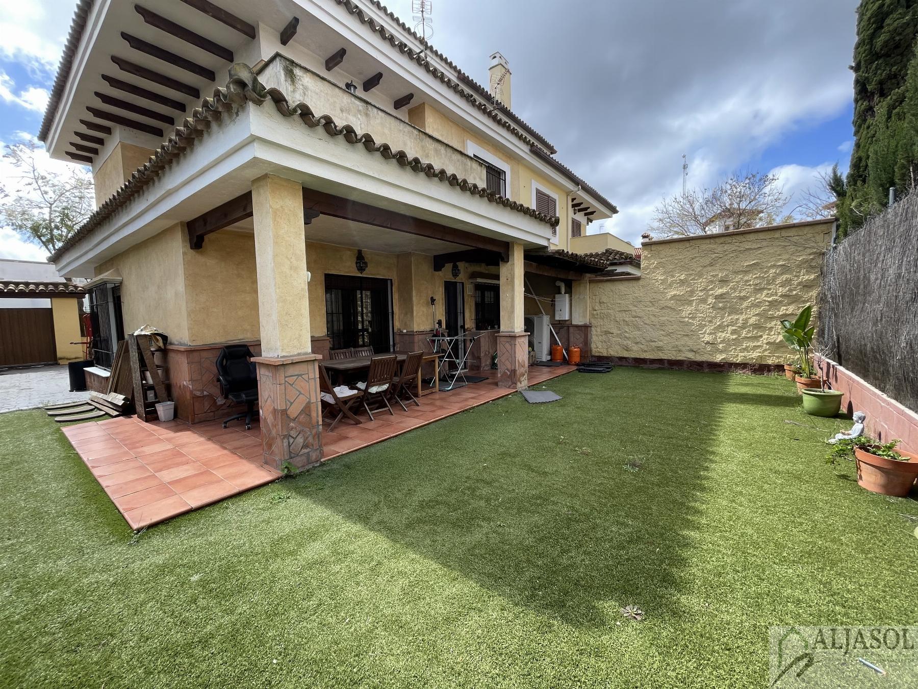 For sale of house in Espartinas