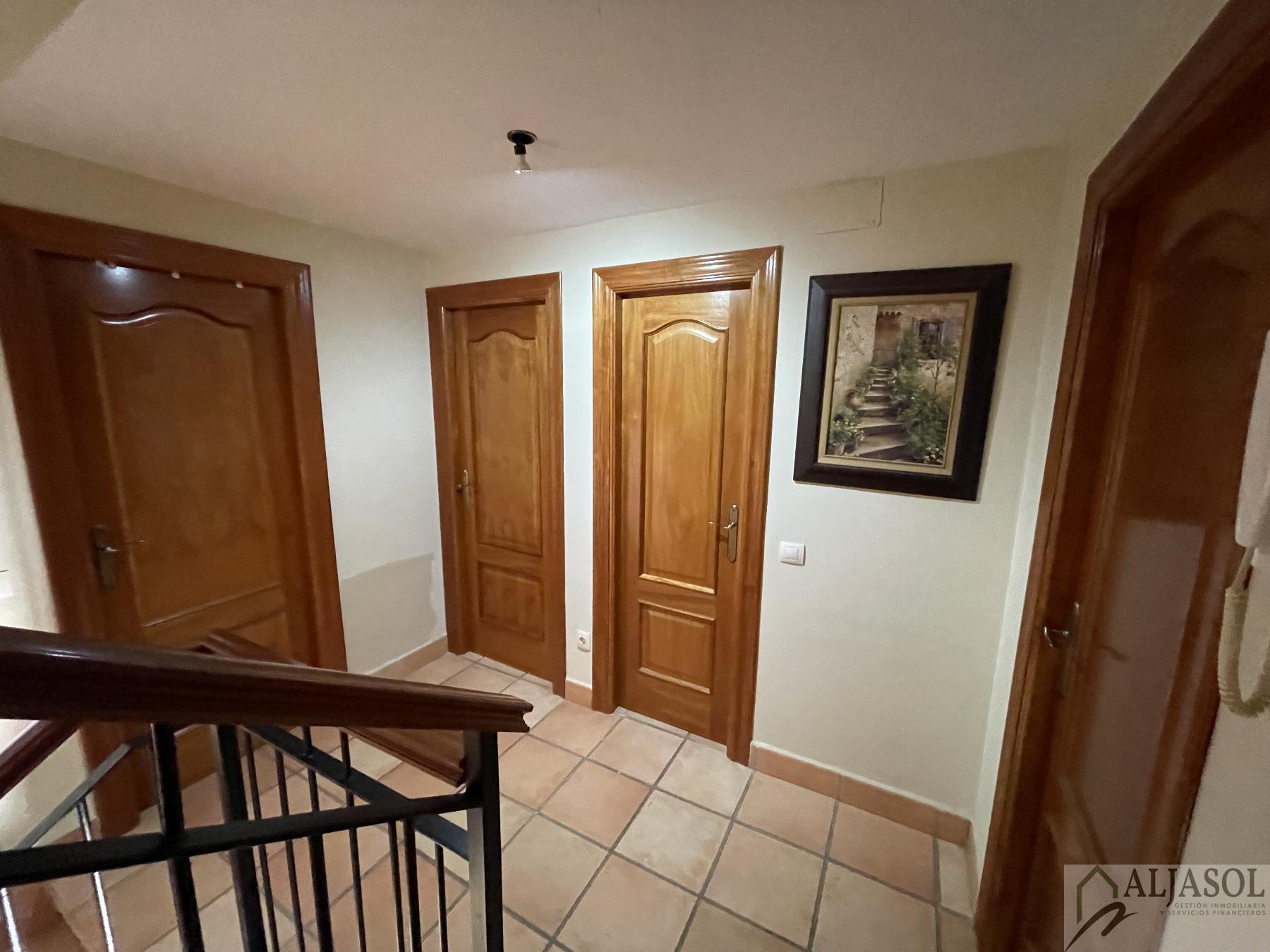 For sale of house in Espartinas