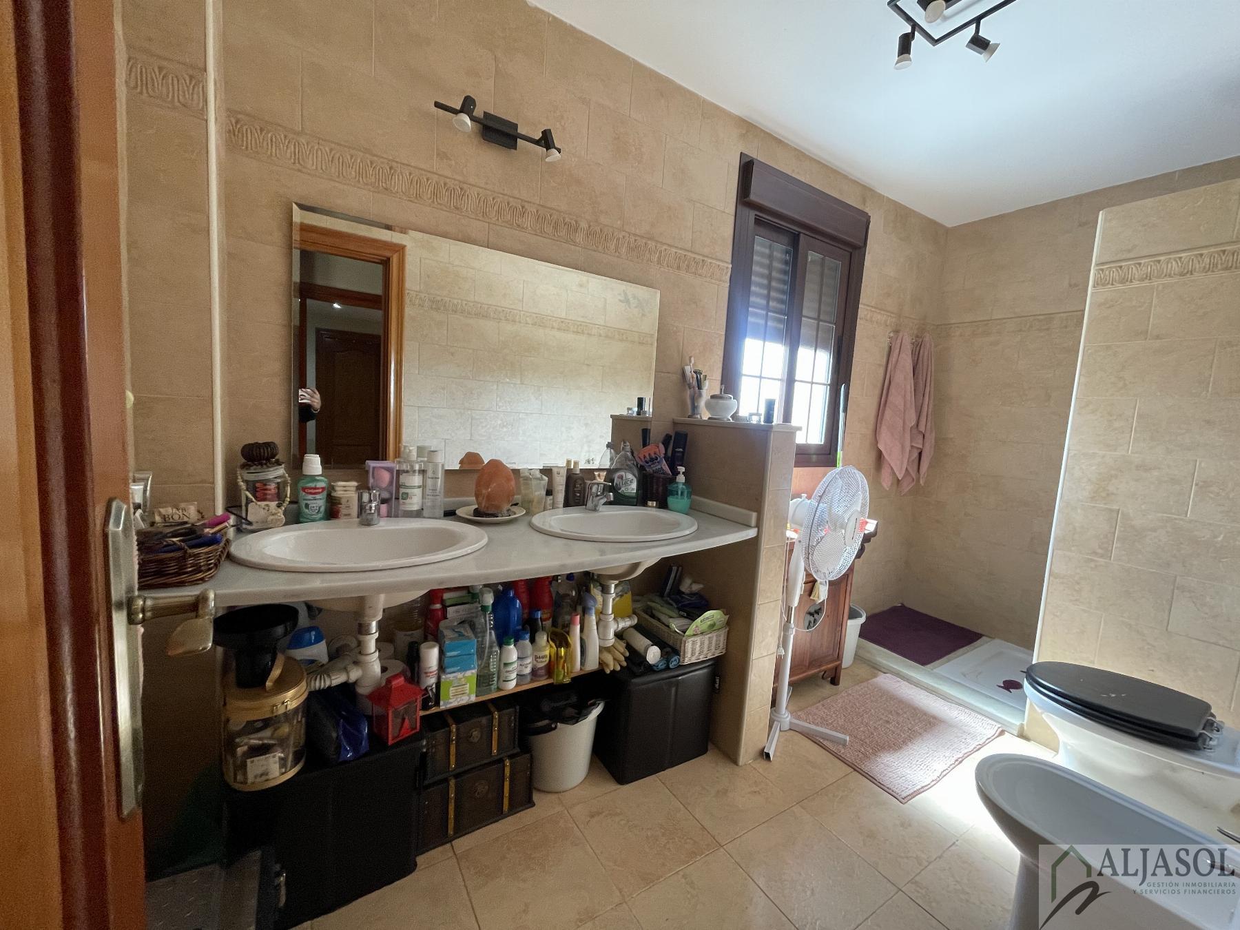 For sale of house in Espartinas