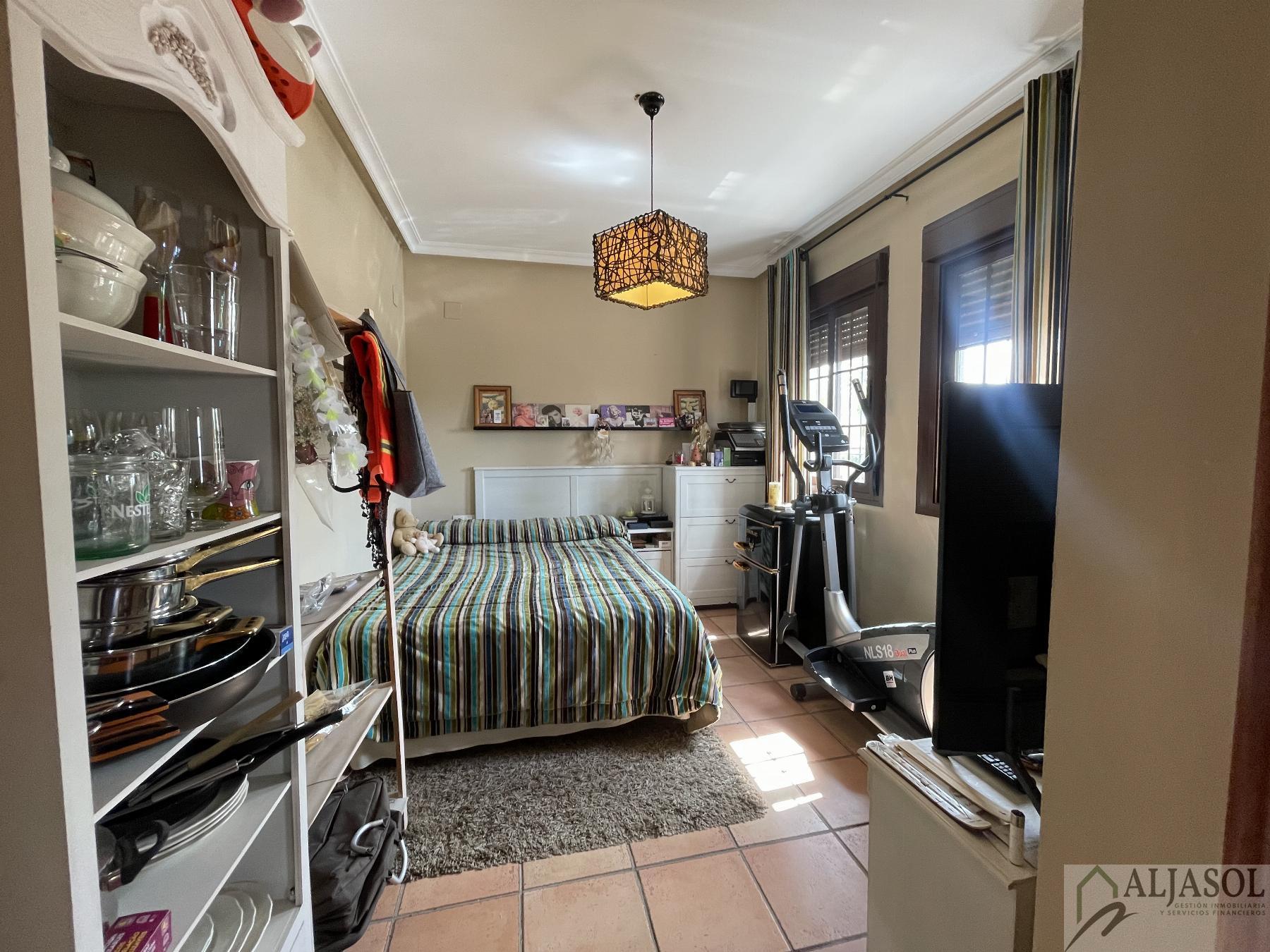 For sale of house in Espartinas
