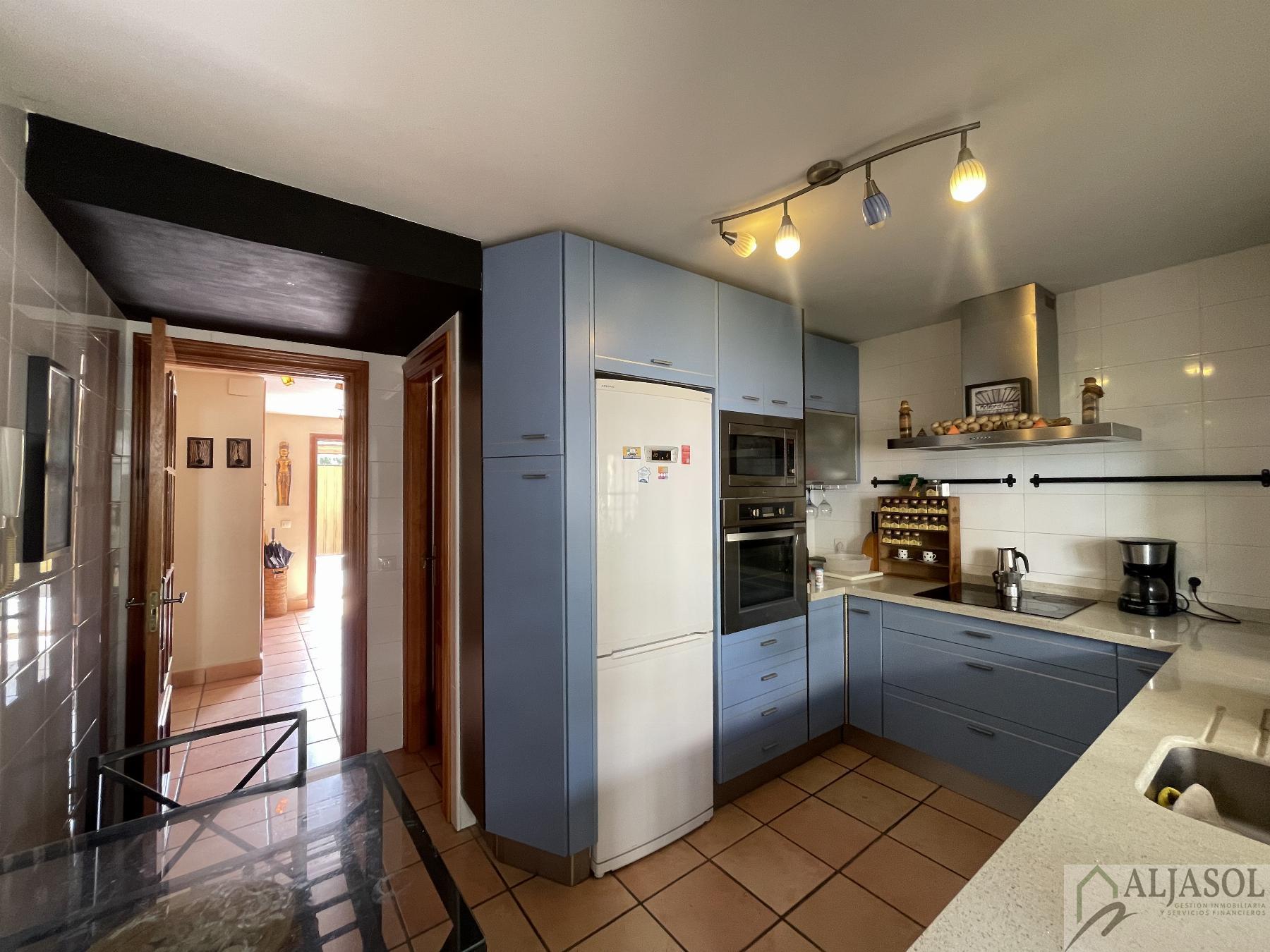 For sale of house in Espartinas