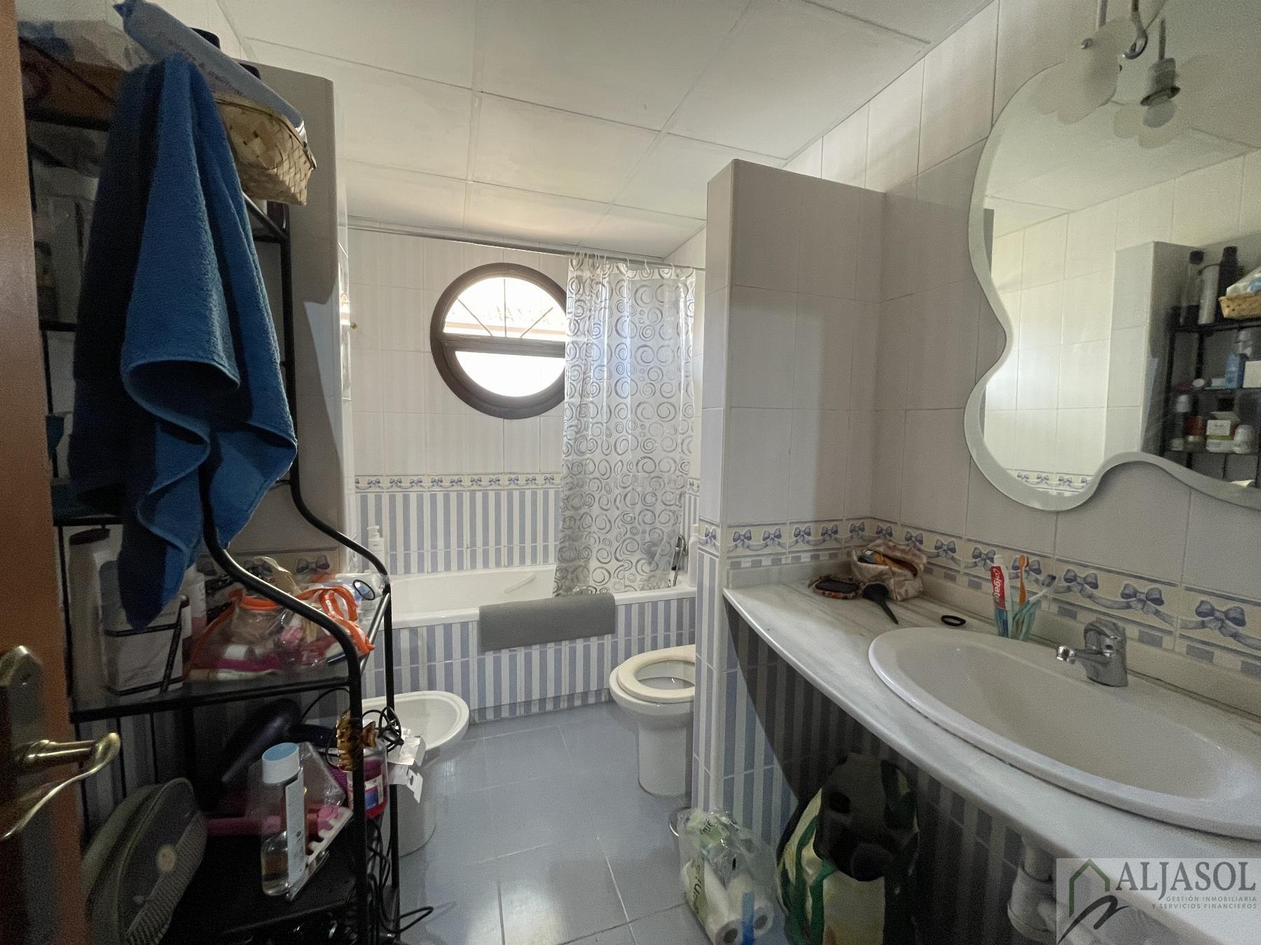 For sale of house in Espartinas