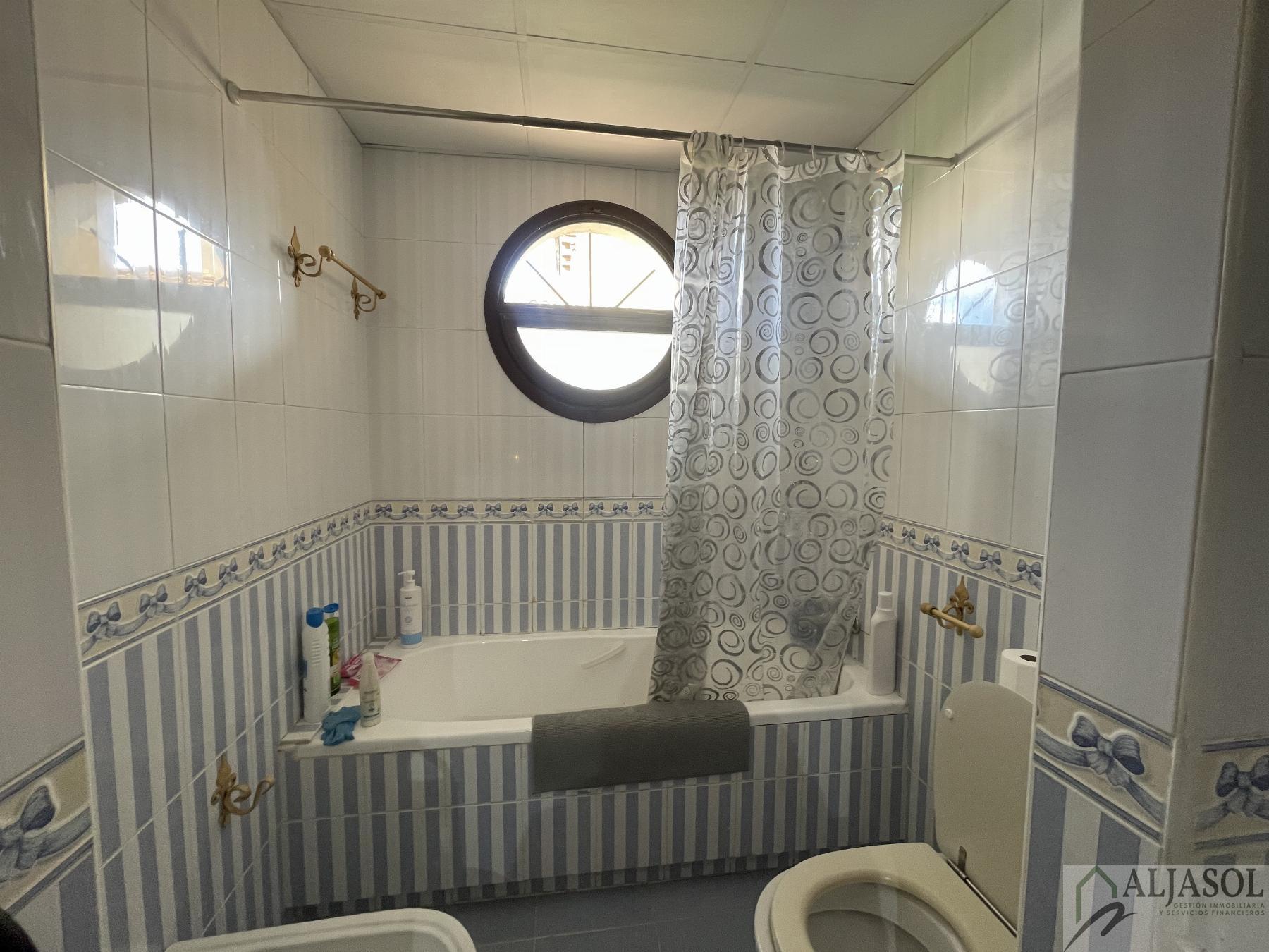 For sale of house in Espartinas