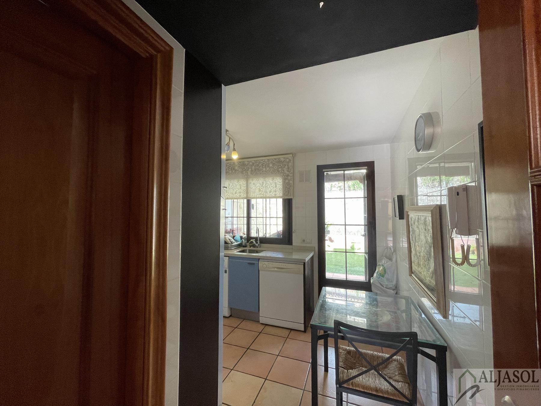 For sale of house in Espartinas