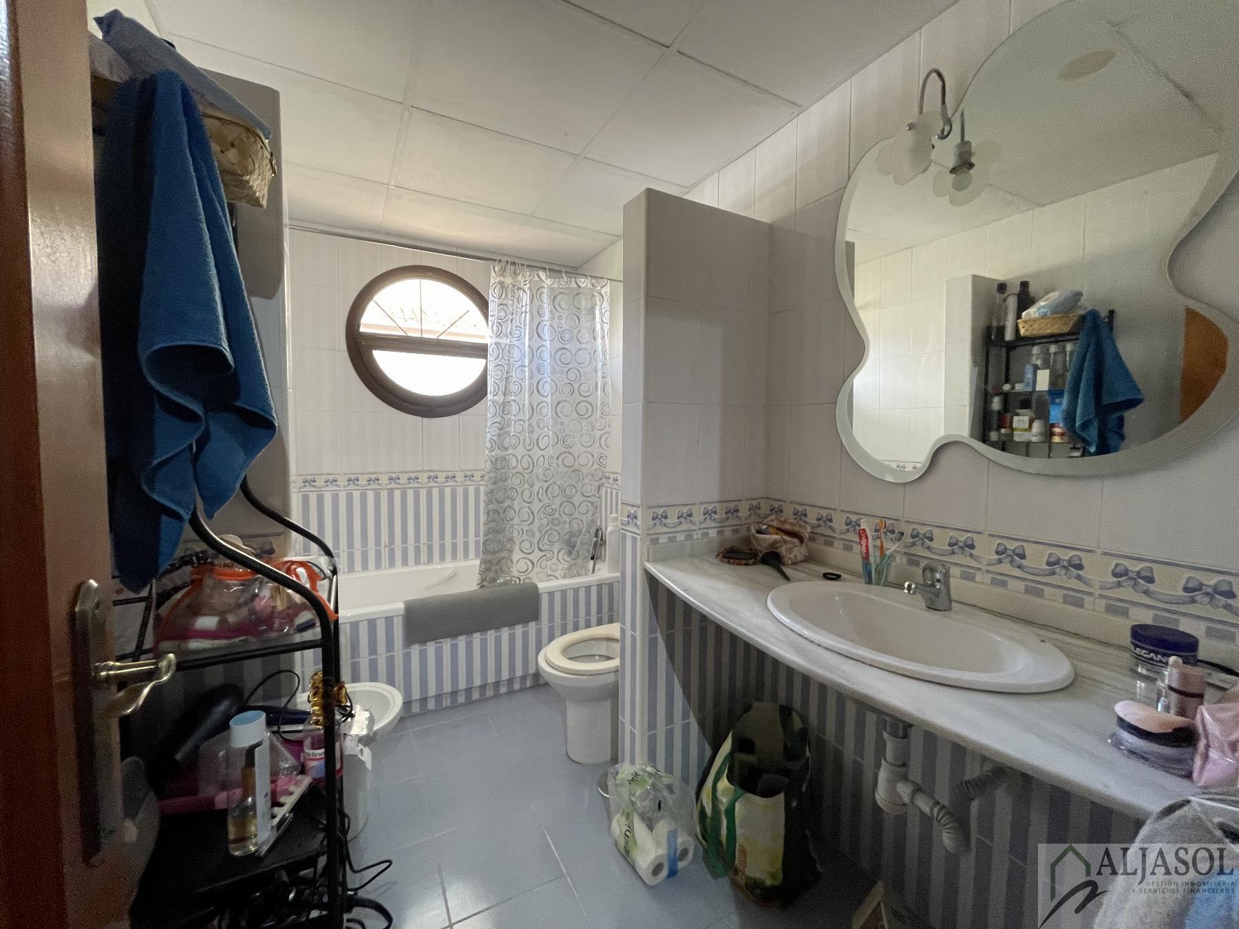 For sale of house in Espartinas