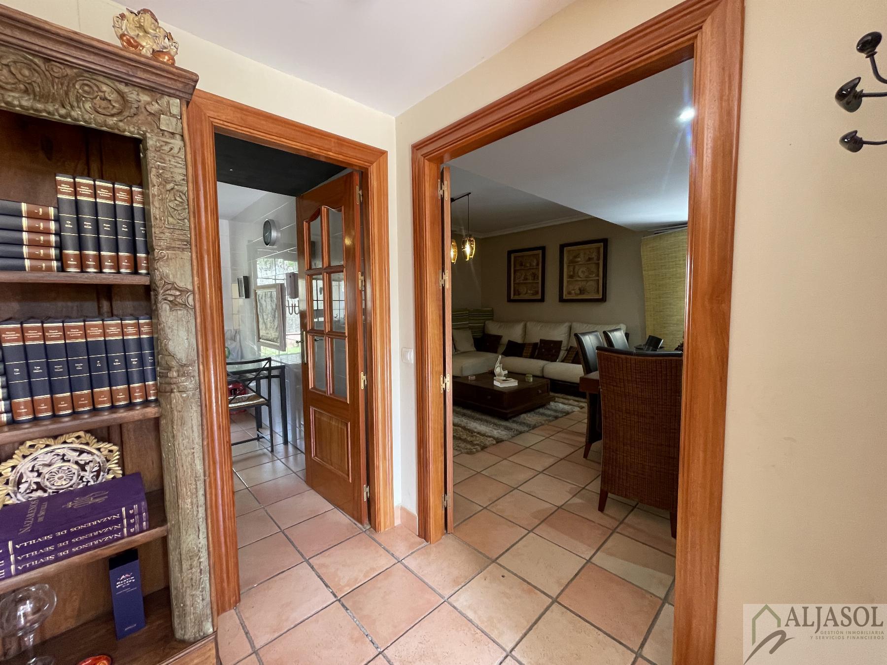 For sale of house in Espartinas