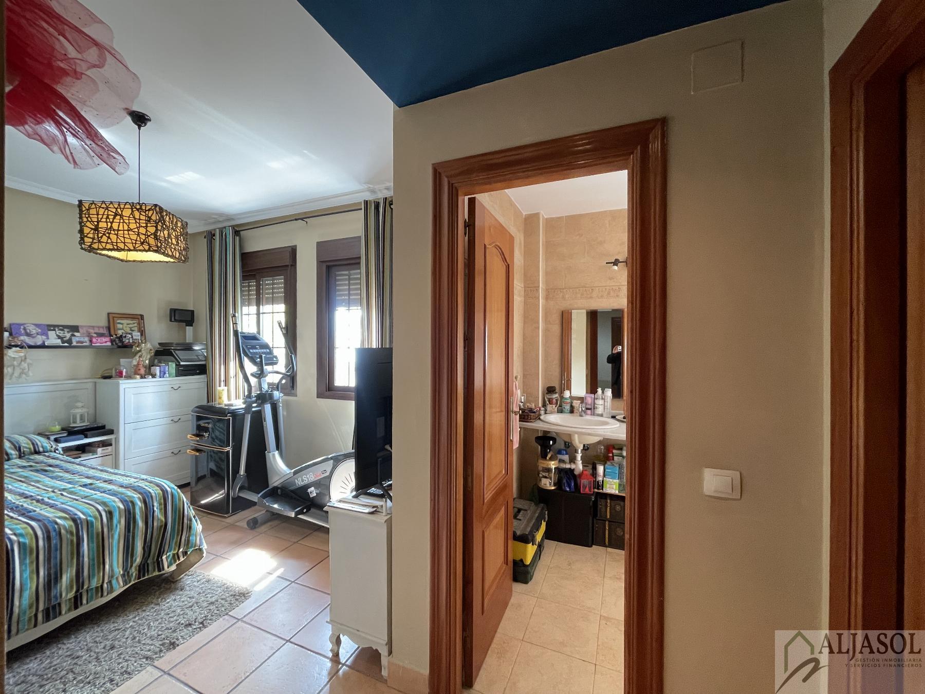 For sale of house in Espartinas