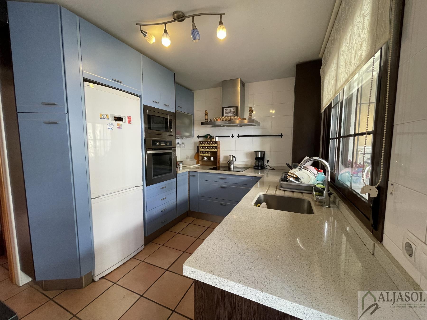 For sale of house in Espartinas