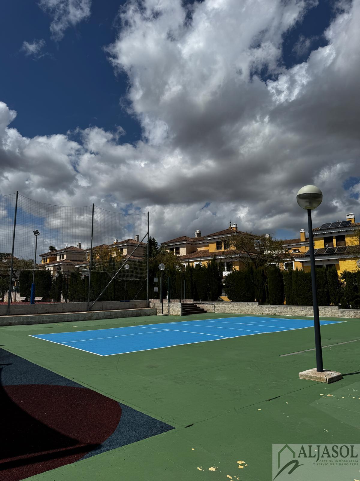 For sale of house in Espartinas
