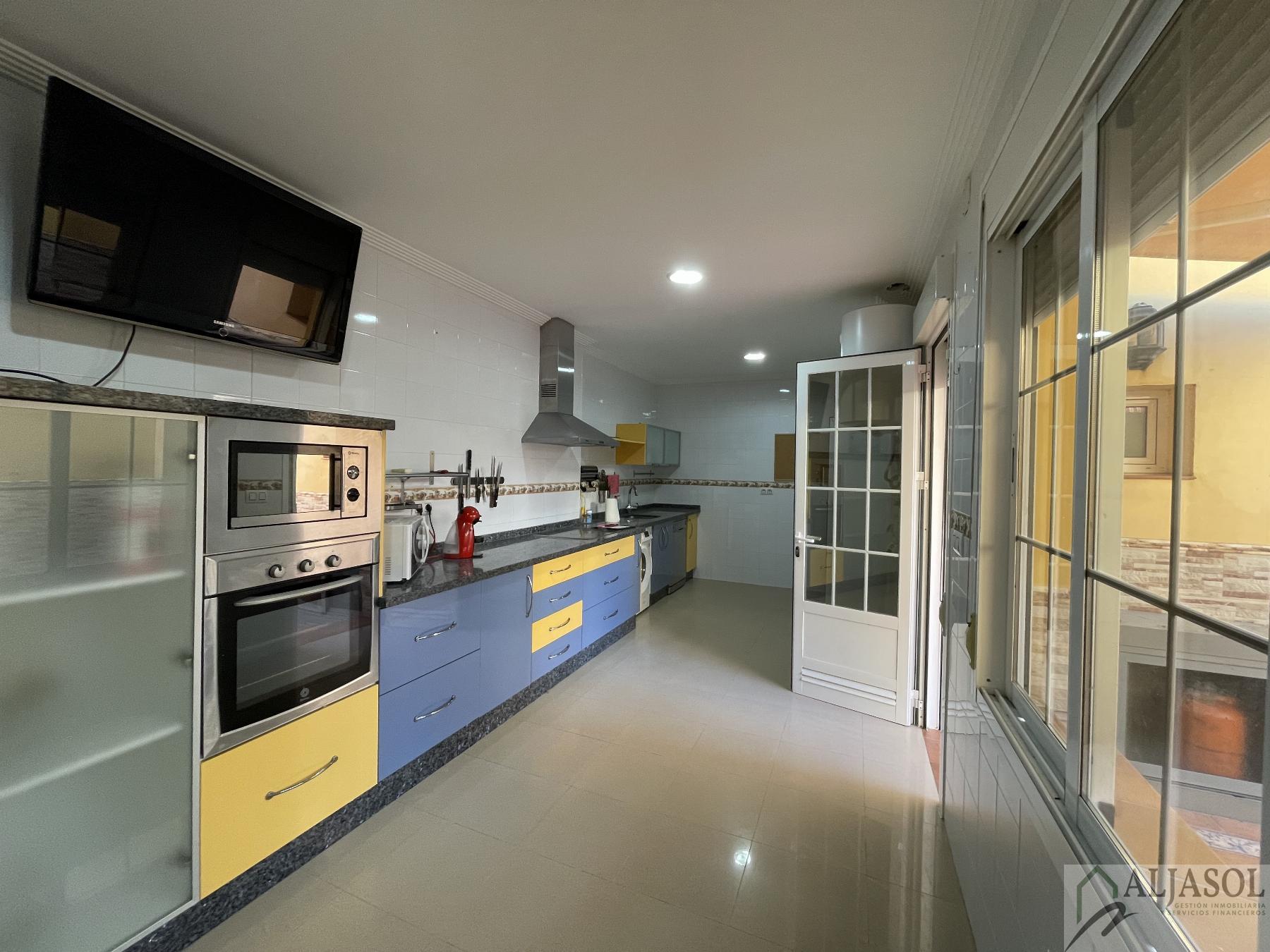 For sale of house in Huévar del Aljarafe