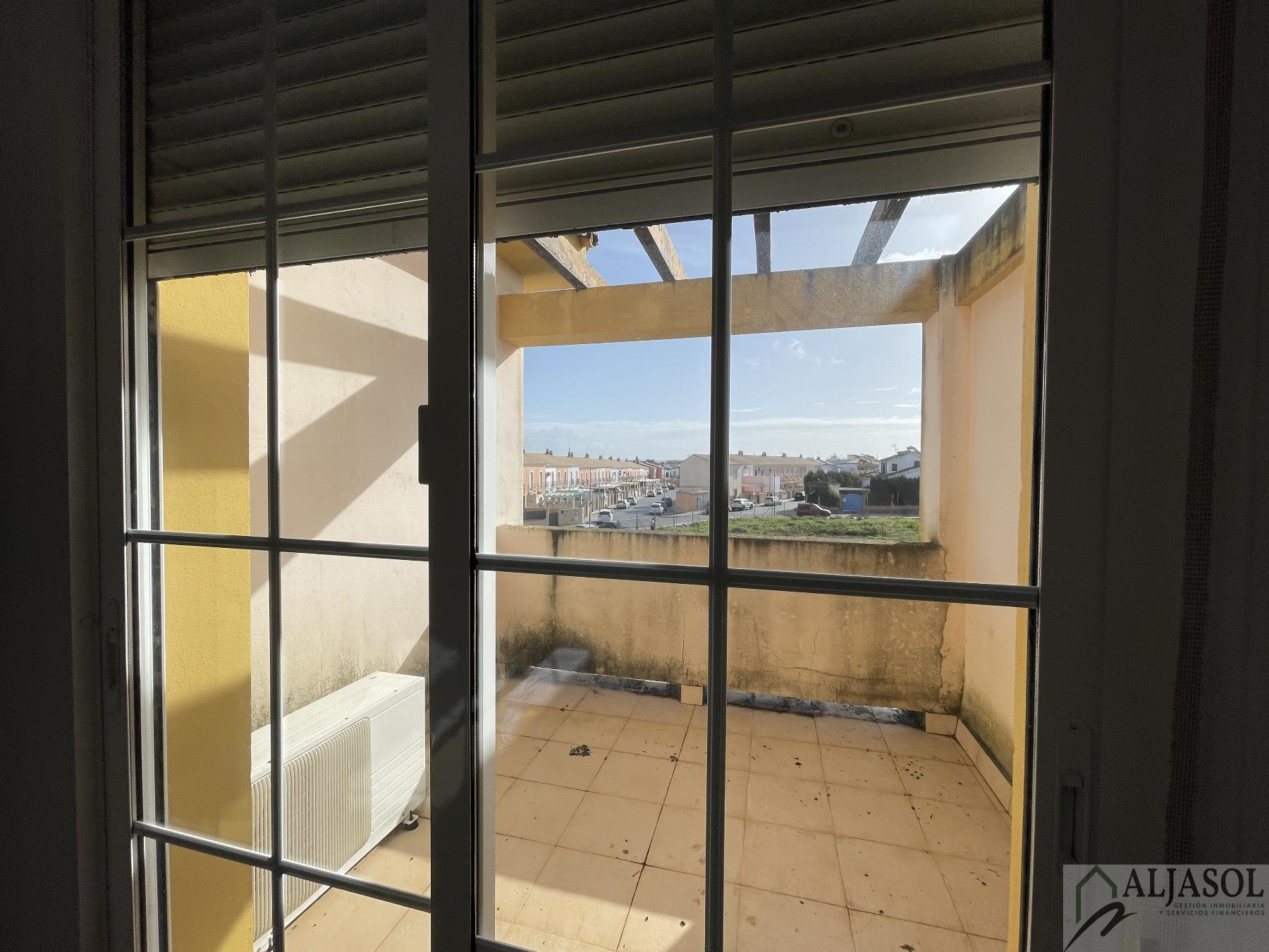 For sale of house in Huévar del Aljarafe