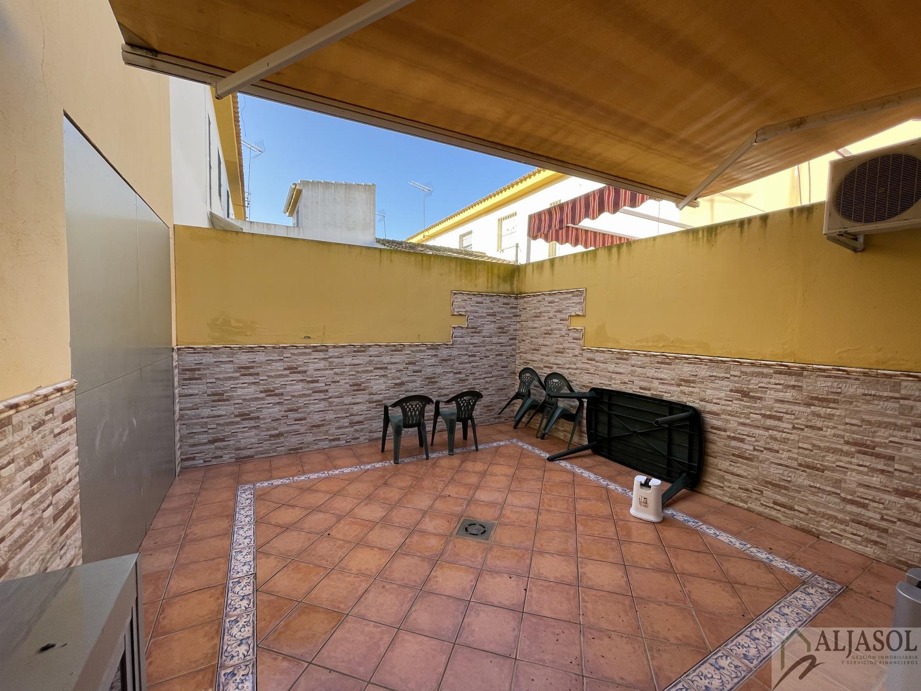 For sale of house in Huévar del Aljarafe