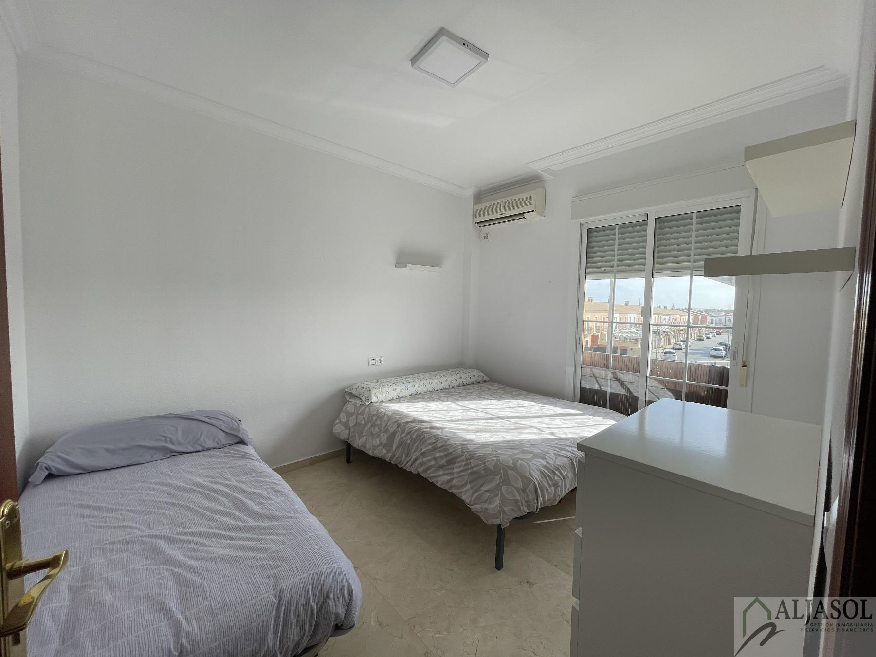 For sale of house in Huévar del Aljarafe