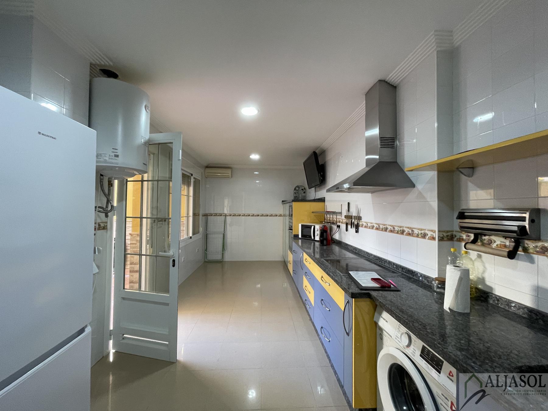 For sale of house in Huévar del Aljarafe