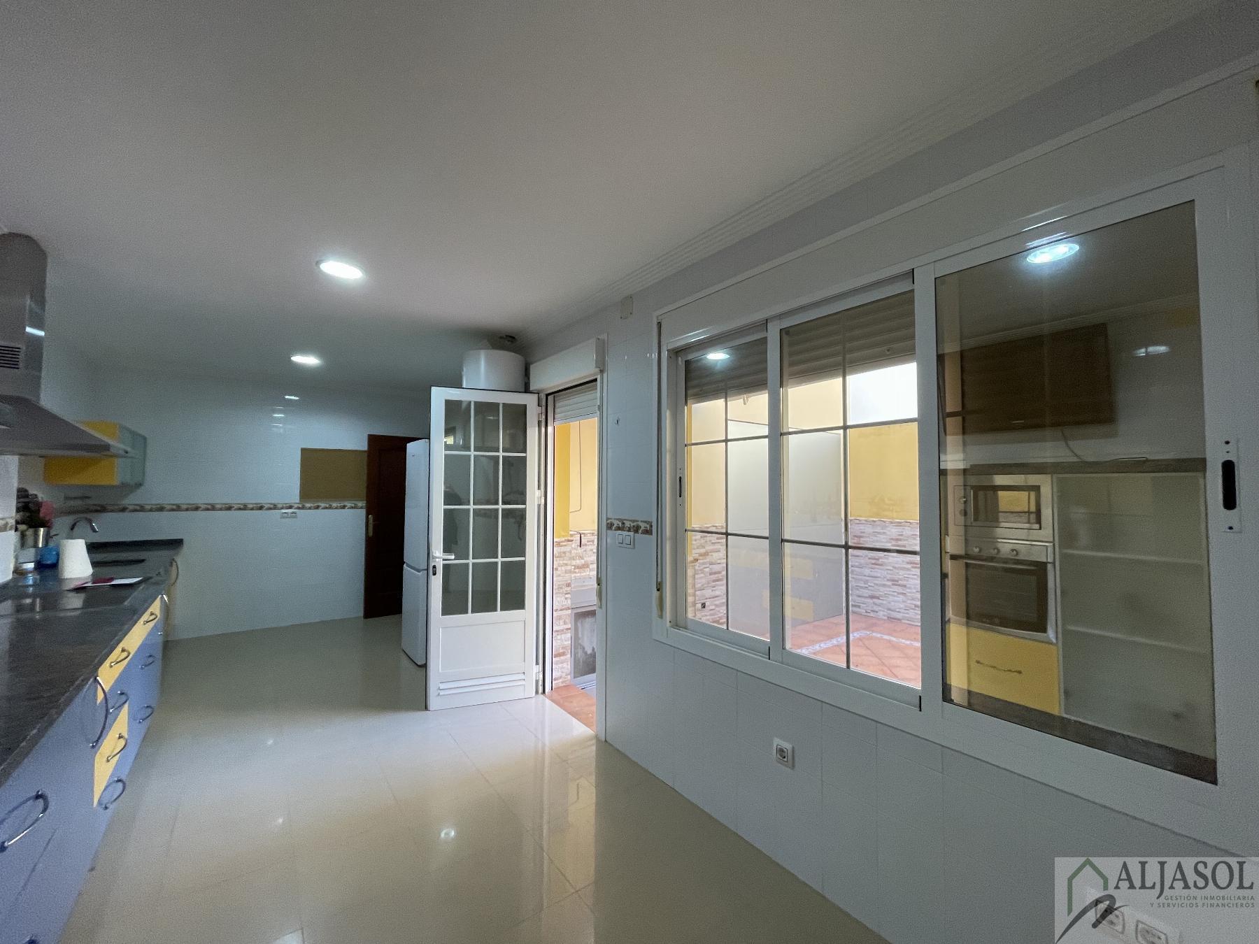 For sale of house in Huévar del Aljarafe