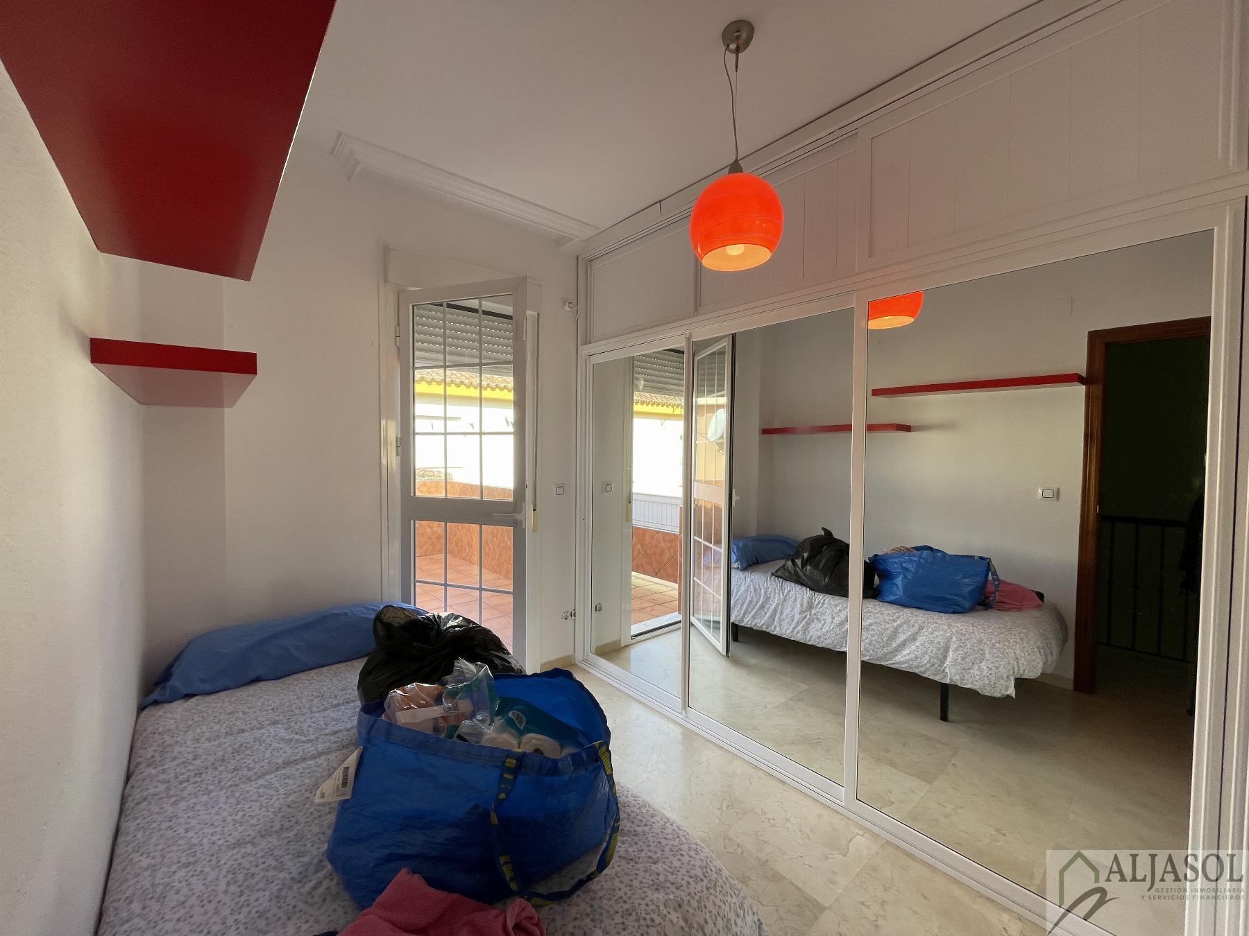 For sale of house in Huévar del Aljarafe