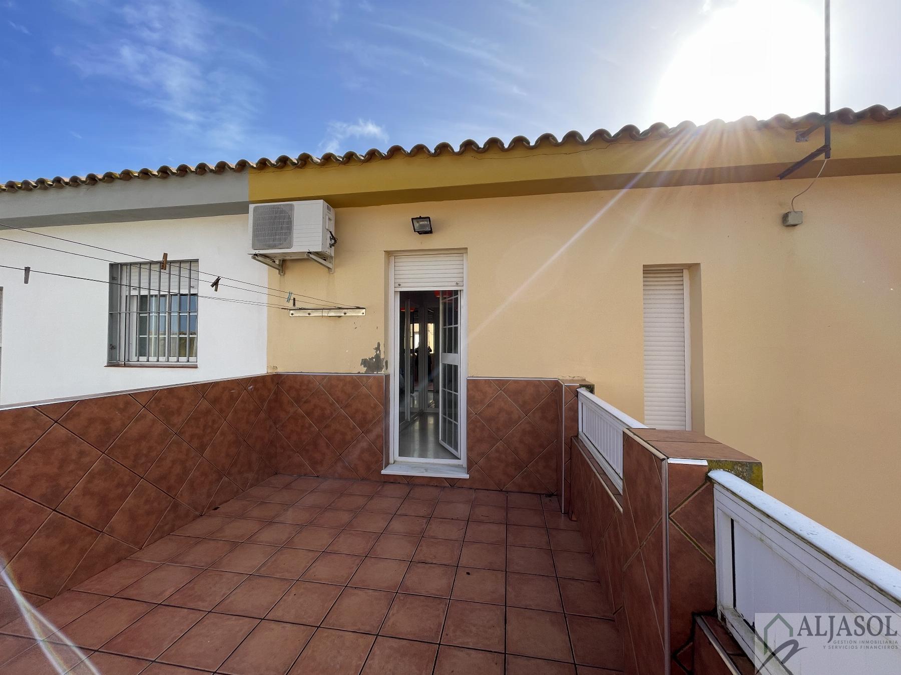 For sale of house in Huévar del Aljarafe