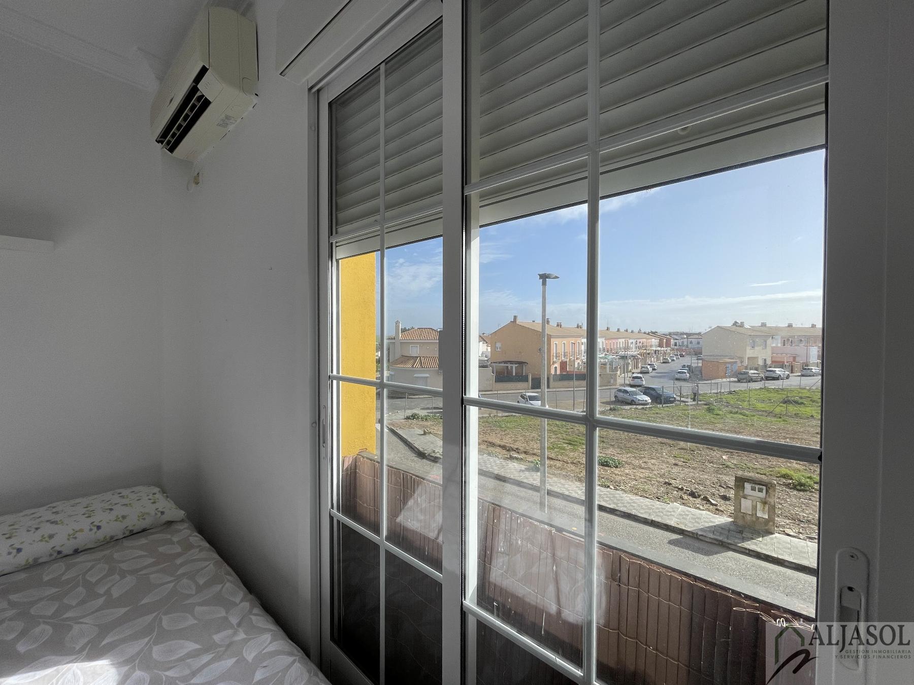For sale of house in Huévar del Aljarafe