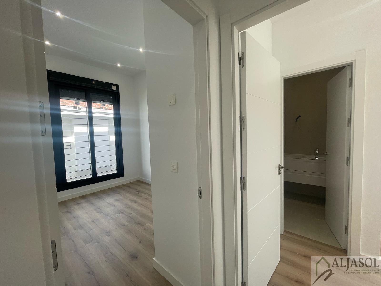 For sale of house in Espartinas