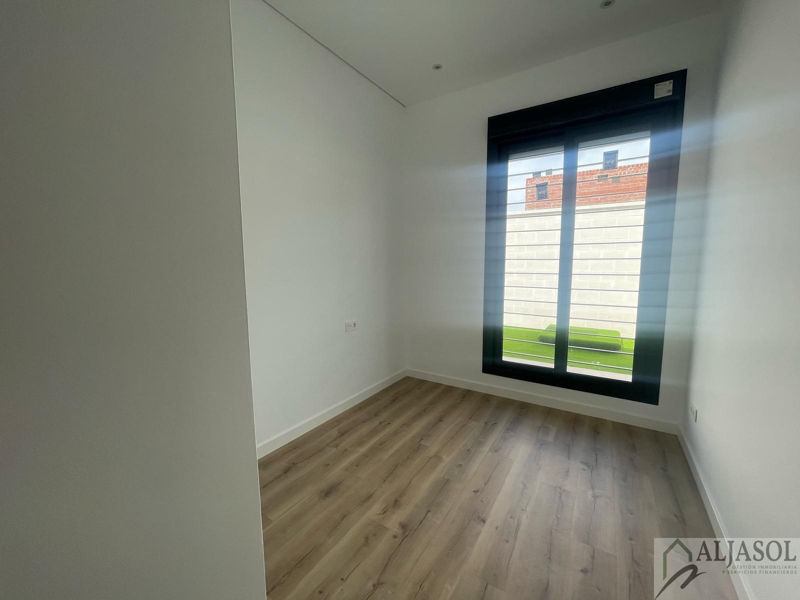 For sale of house in Espartinas