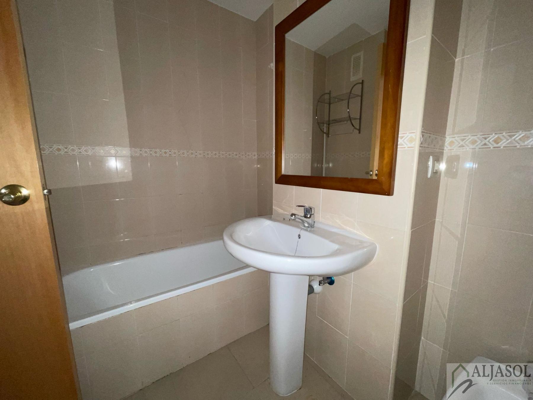 Suite bathroom