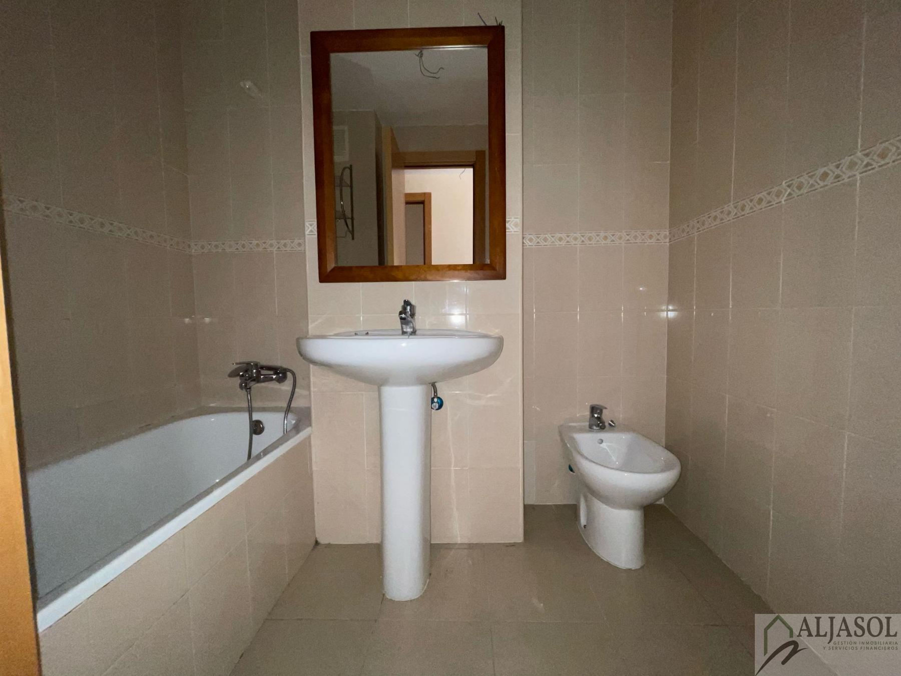 Suite bathroom
