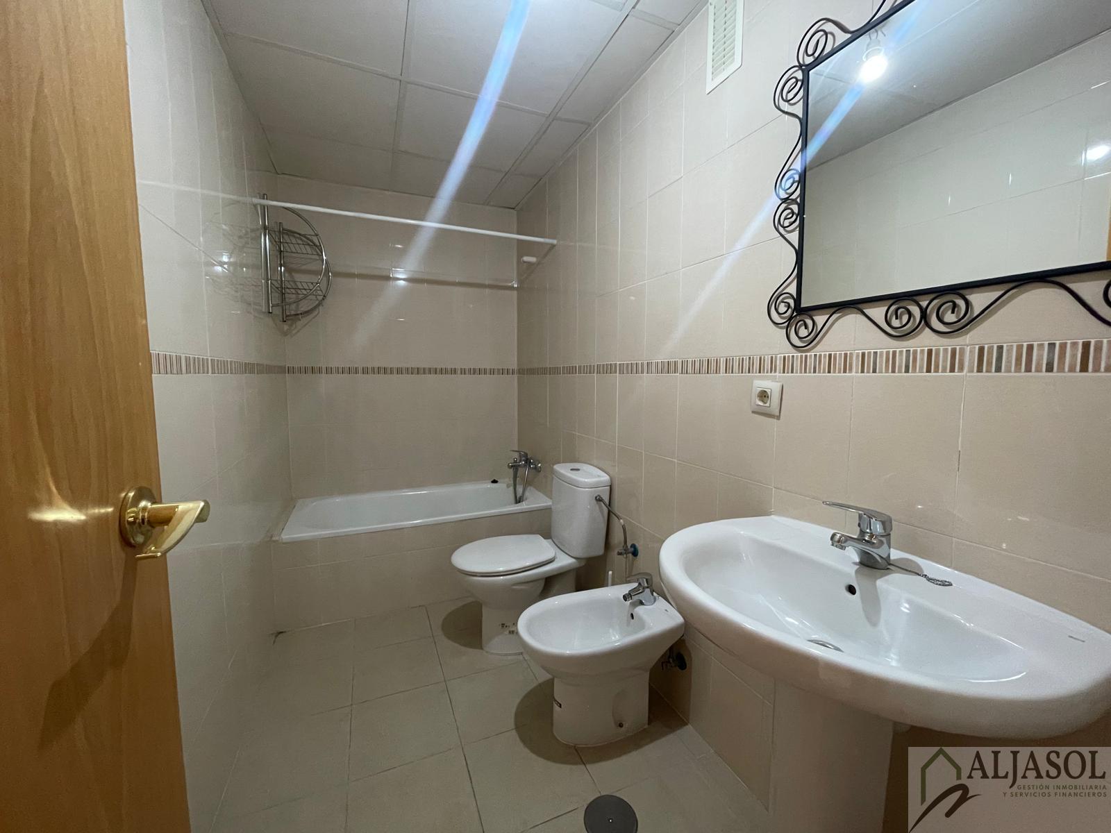 For sale of flat in Mairena del Aljarafe