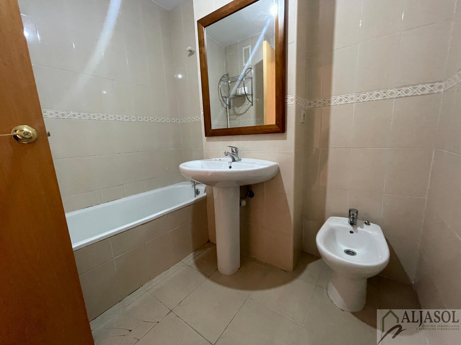 For sale of flat in Mairena del Aljarafe