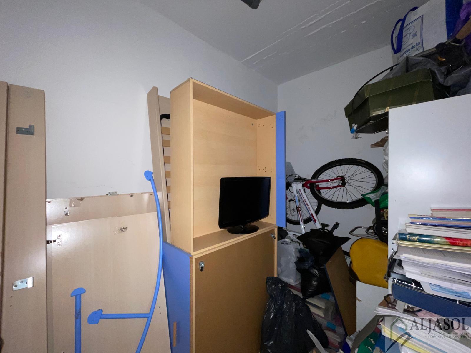 For sale of flat in Mairena del Aljarafe