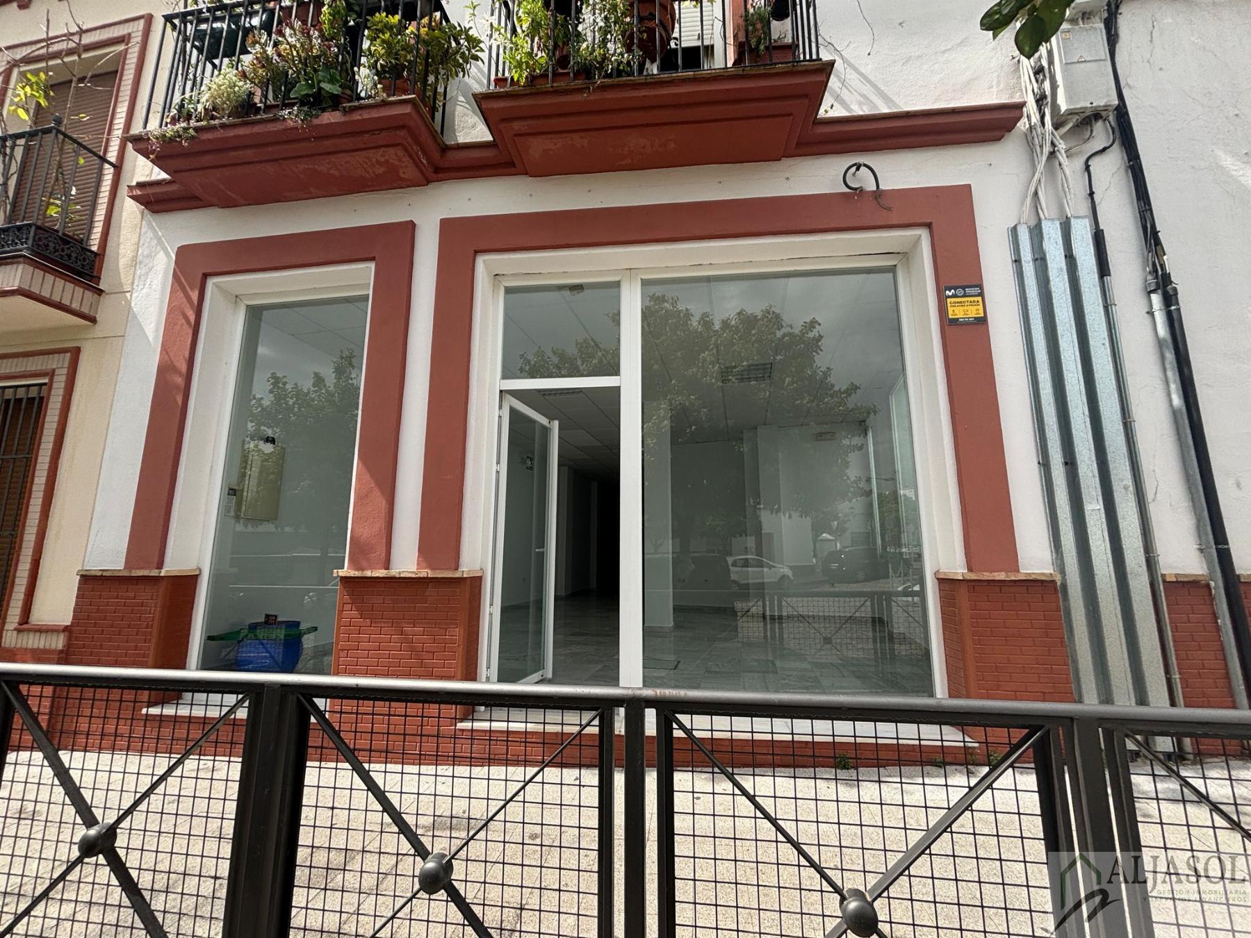 For rent of commercial in Salteras
