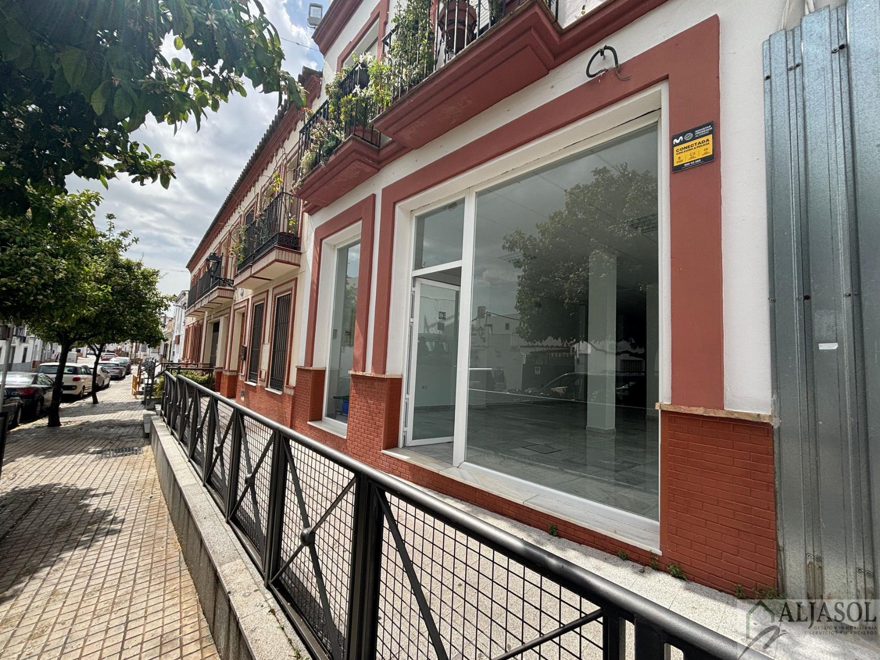 For rent of commercial in Salteras