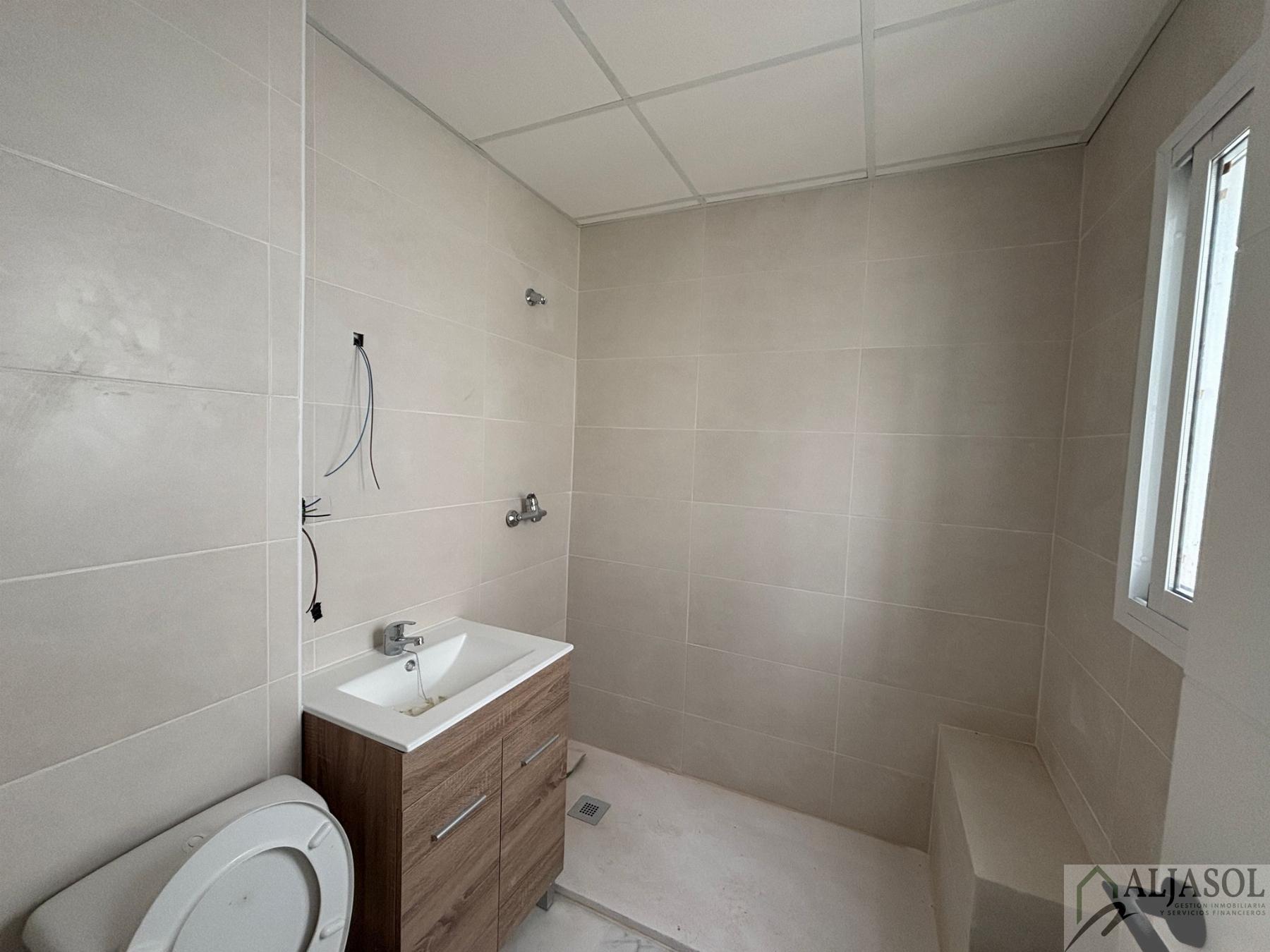 For sale of house in Palomares del Río