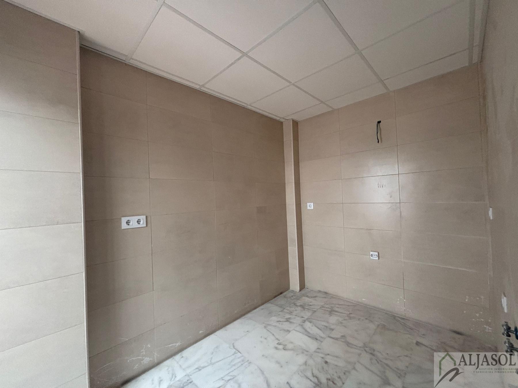 For sale of house in Palomares del Río