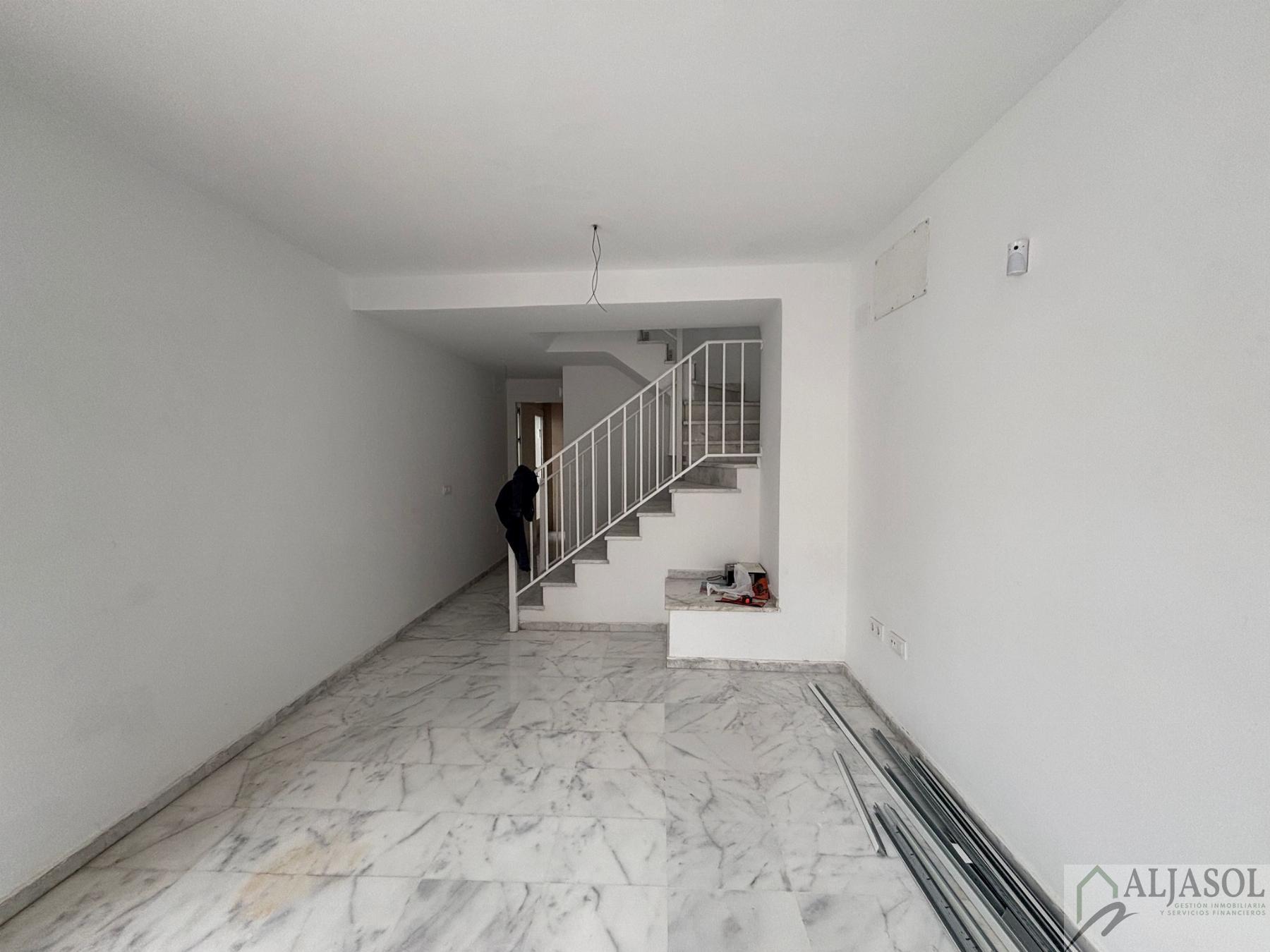 For sale of house in Palomares del Río