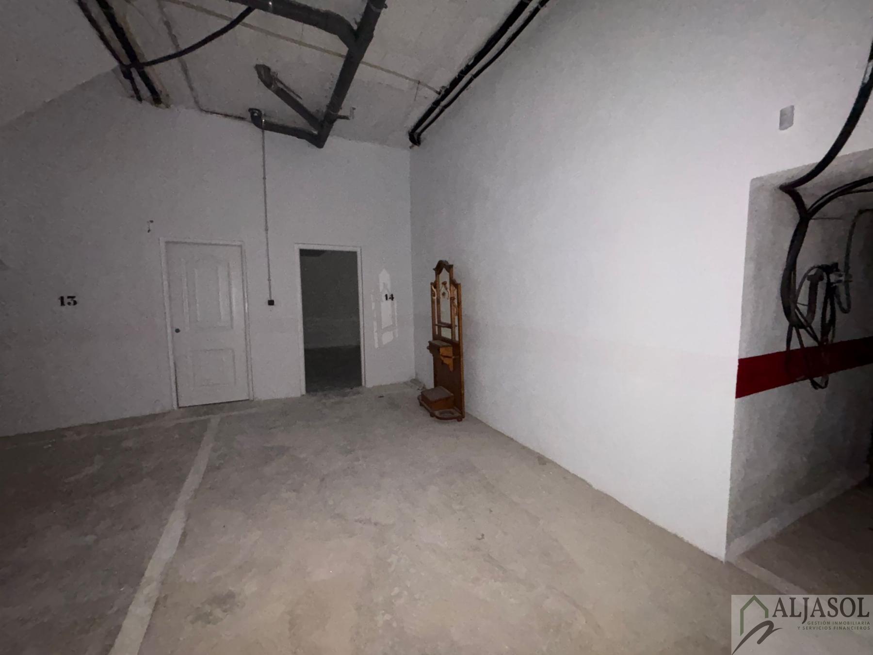 For sale of house in Palomares del Río