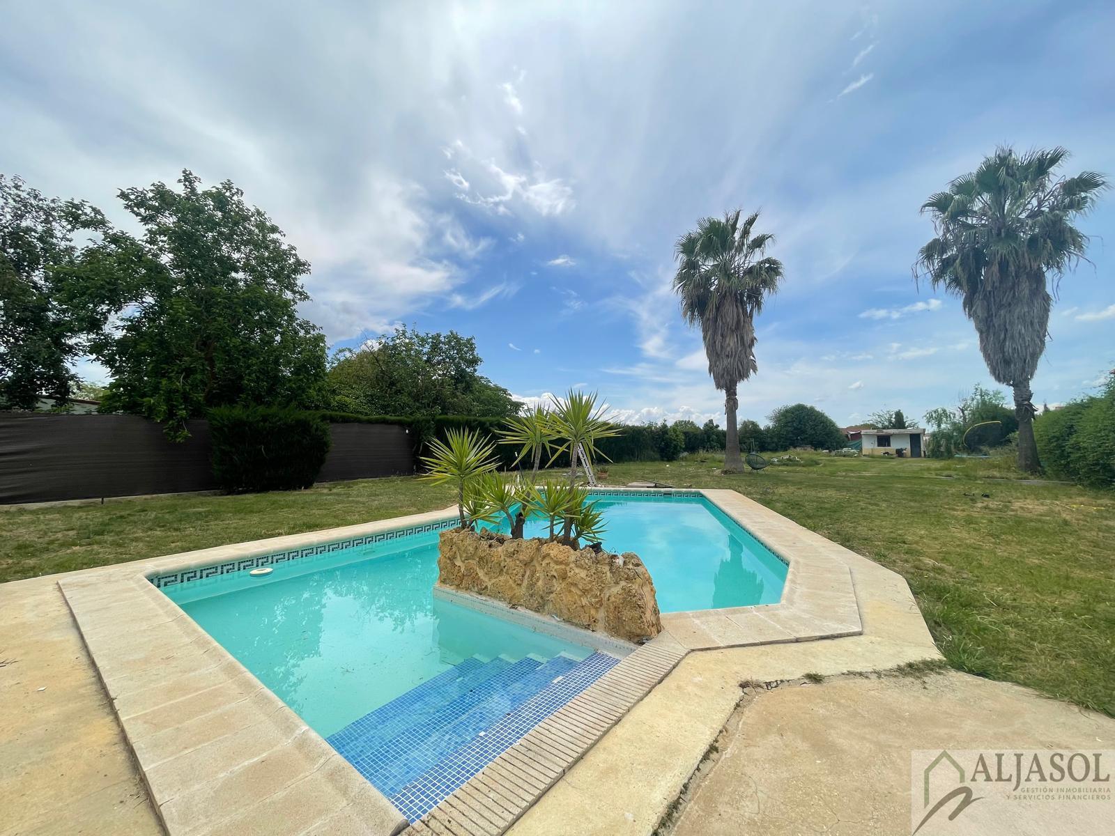 For sale of house in Sanlúcar la Mayor