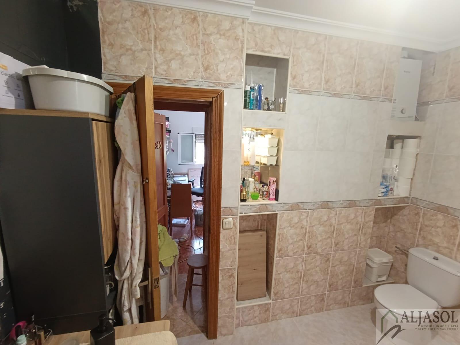 For sale of house in Sanlúcar la Mayor