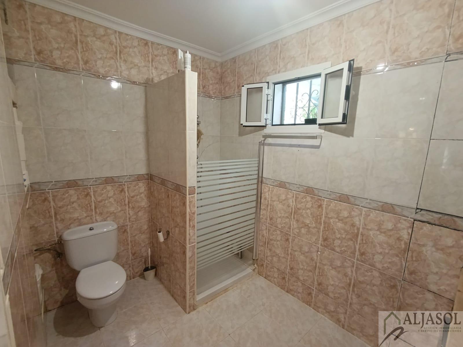 For sale of house in Sanlúcar la Mayor