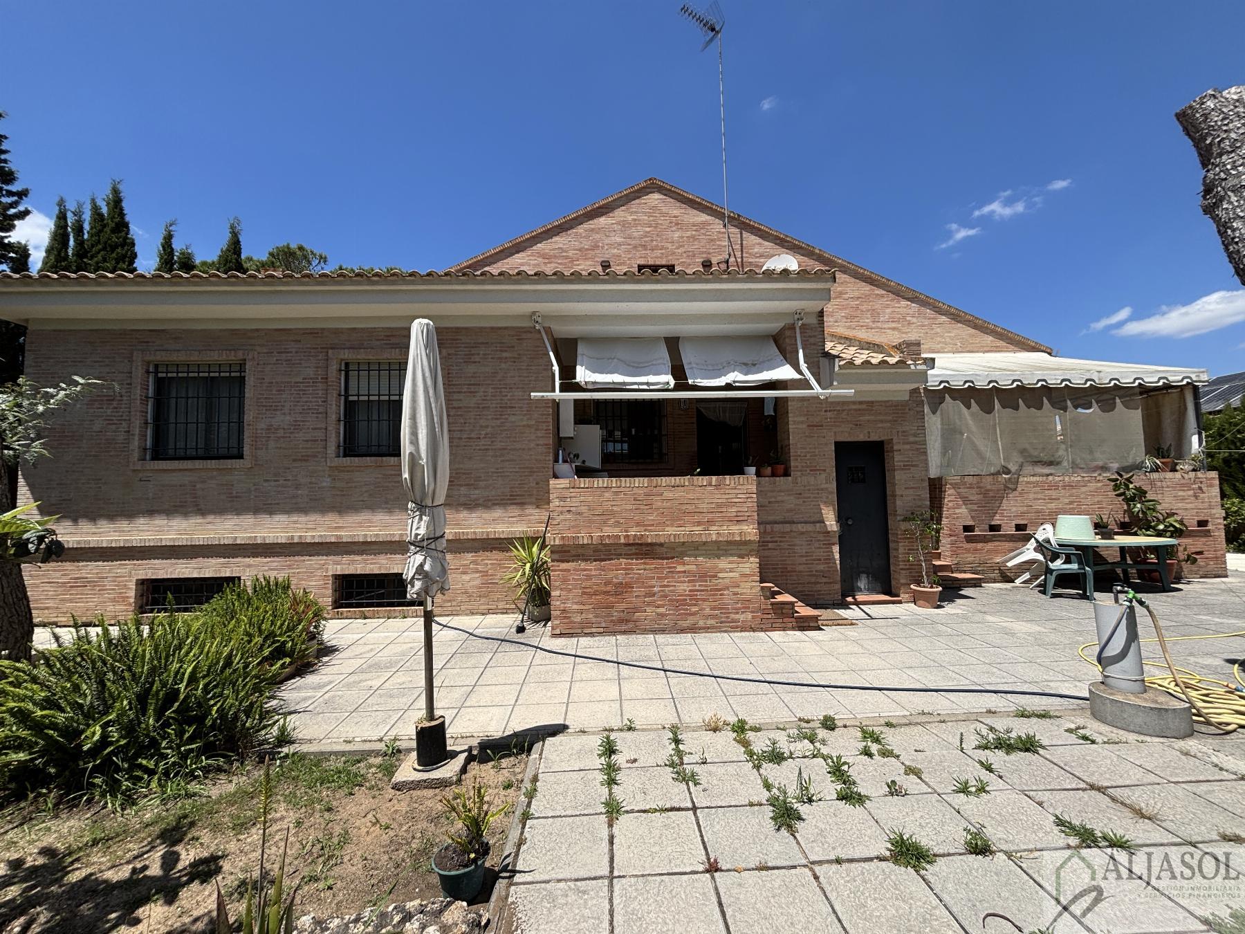 For sale of chalet in Aljaraque