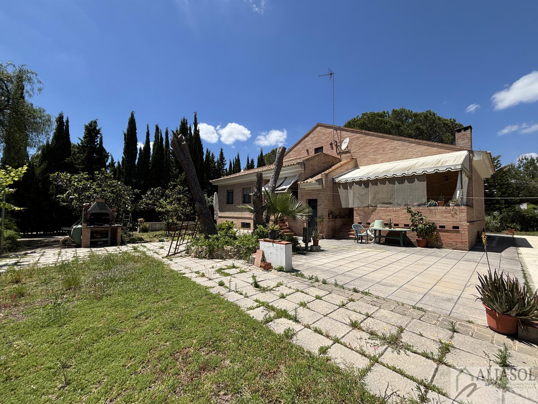 For sale of chalet in Aljaraque