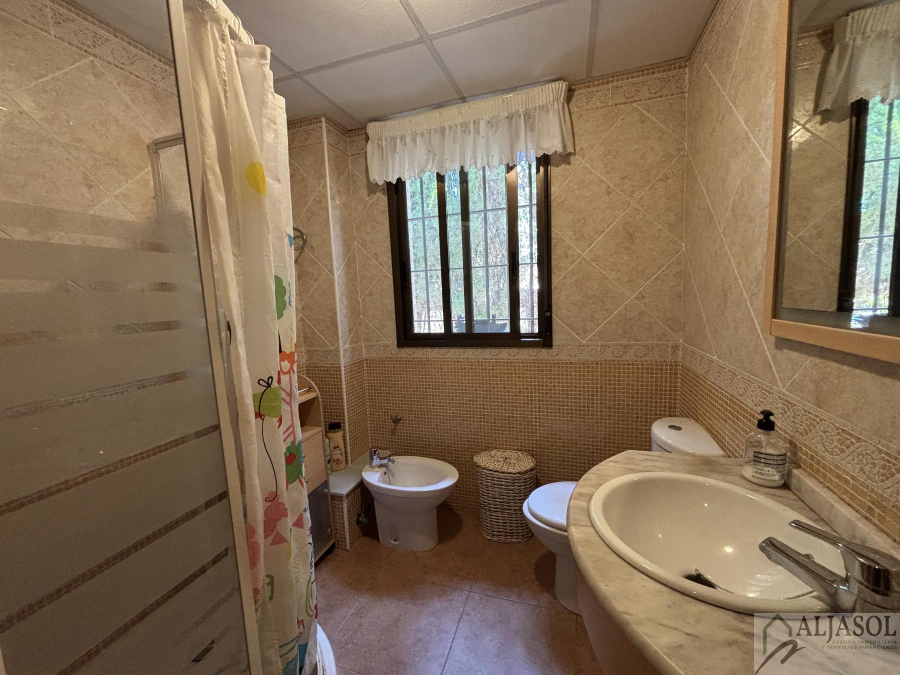 For sale of chalet in Aljaraque