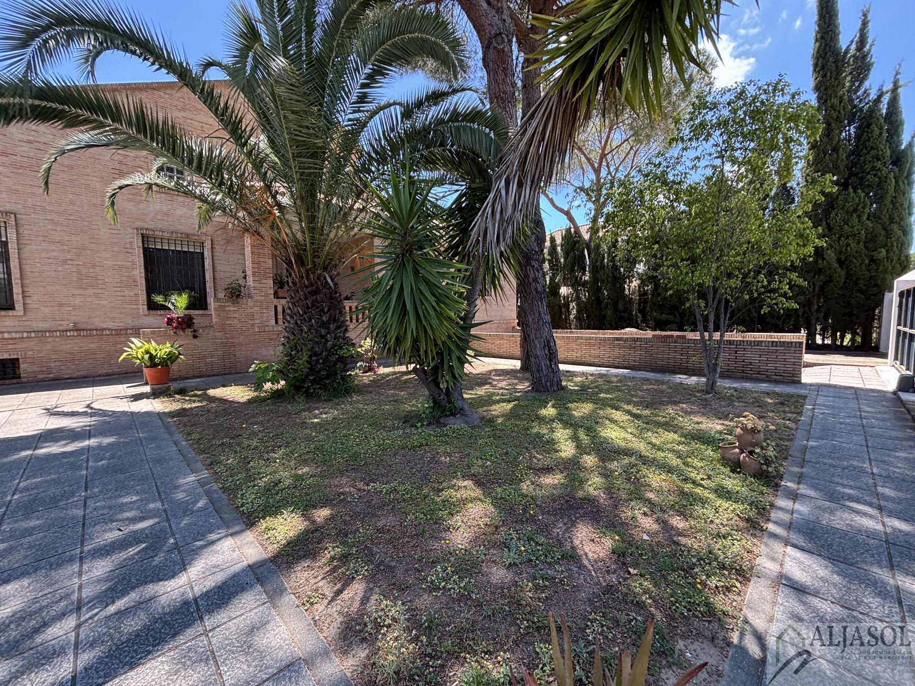 For sale of chalet in Aljaraque