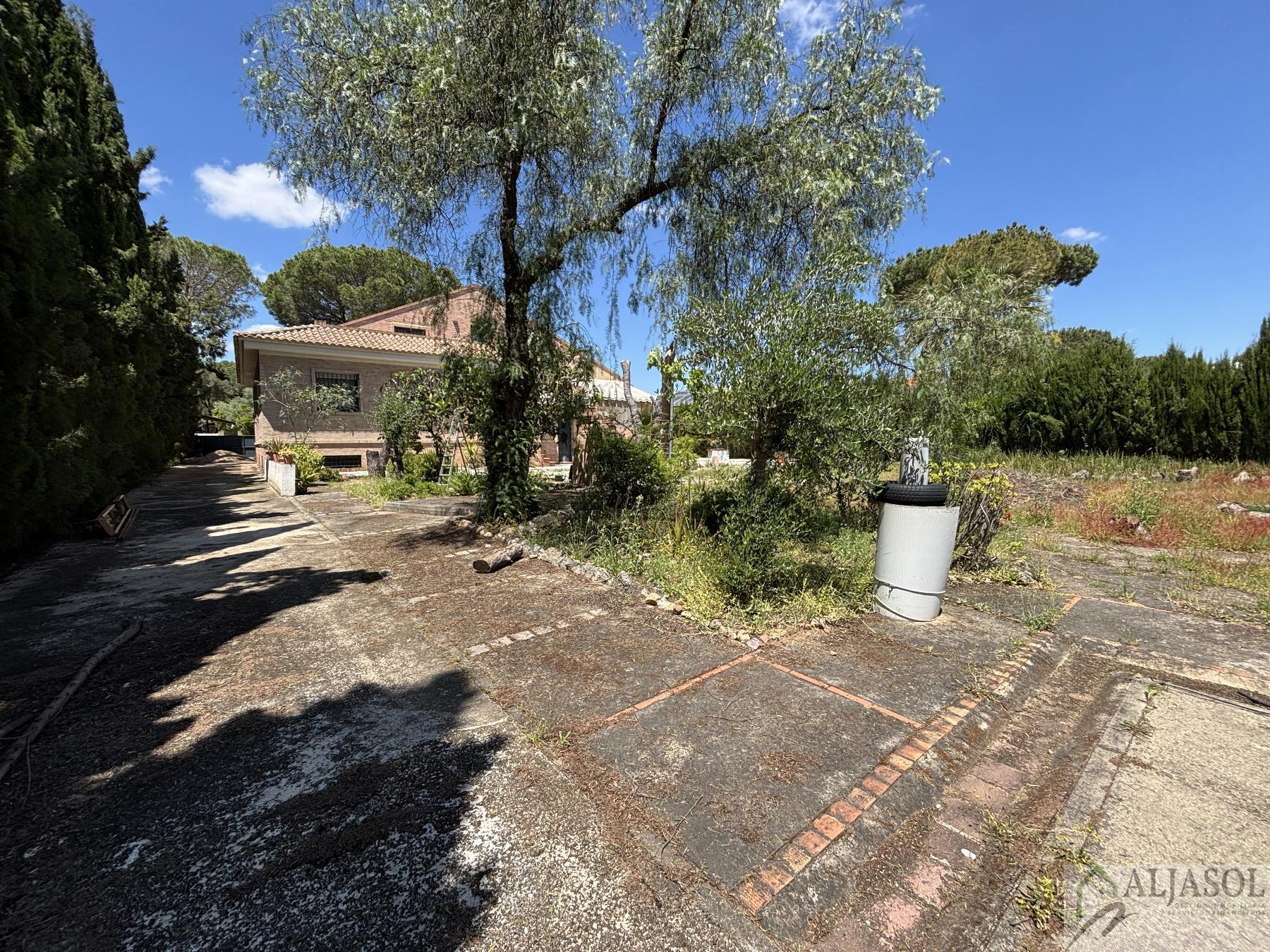 For sale of chalet in Aljaraque