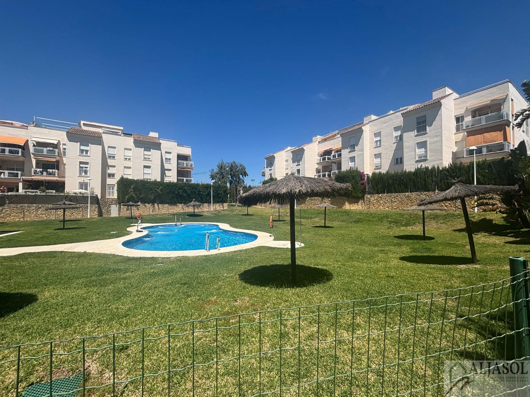 For sale of flat in Tomares