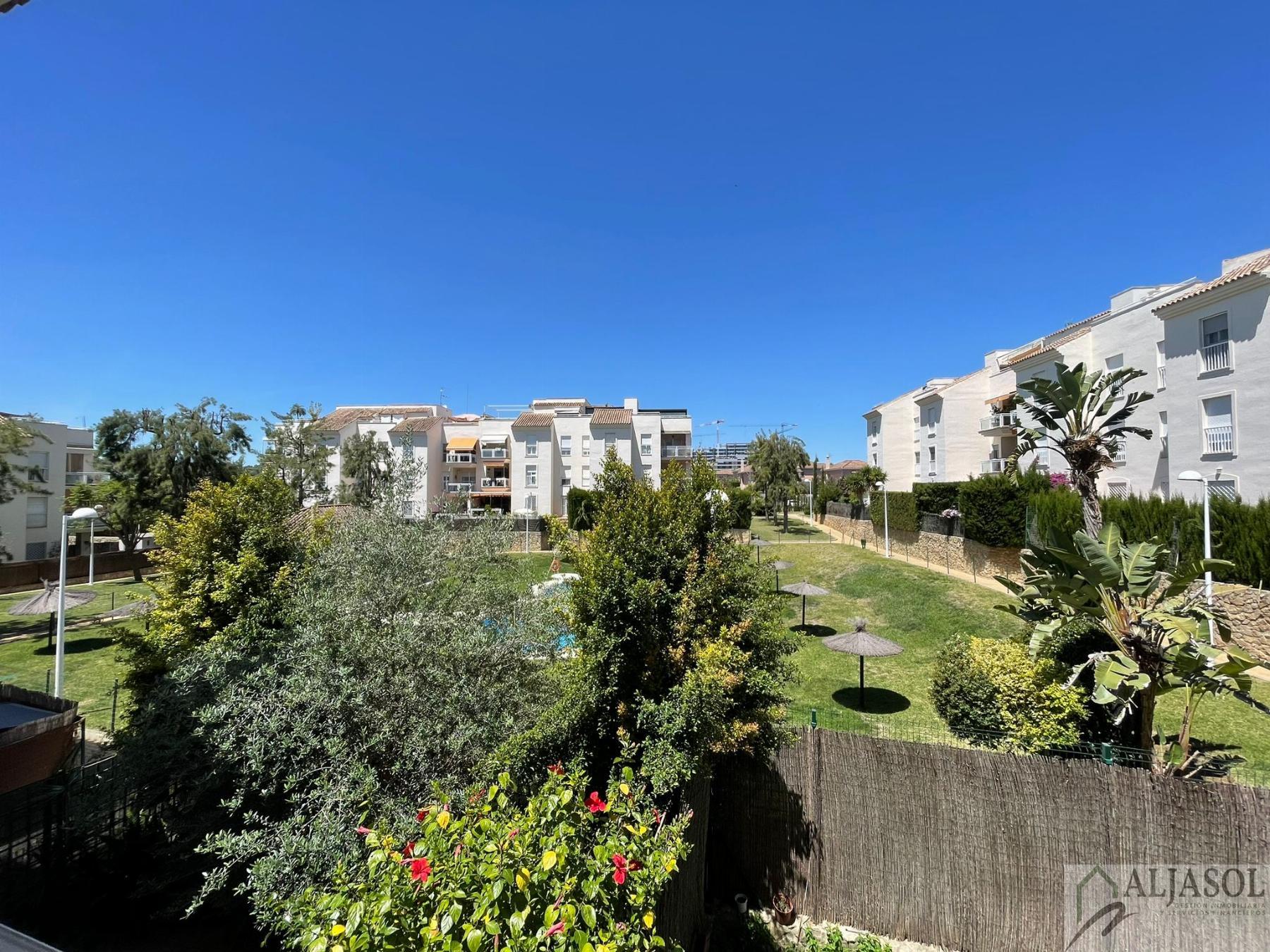 For sale of flat in Tomares