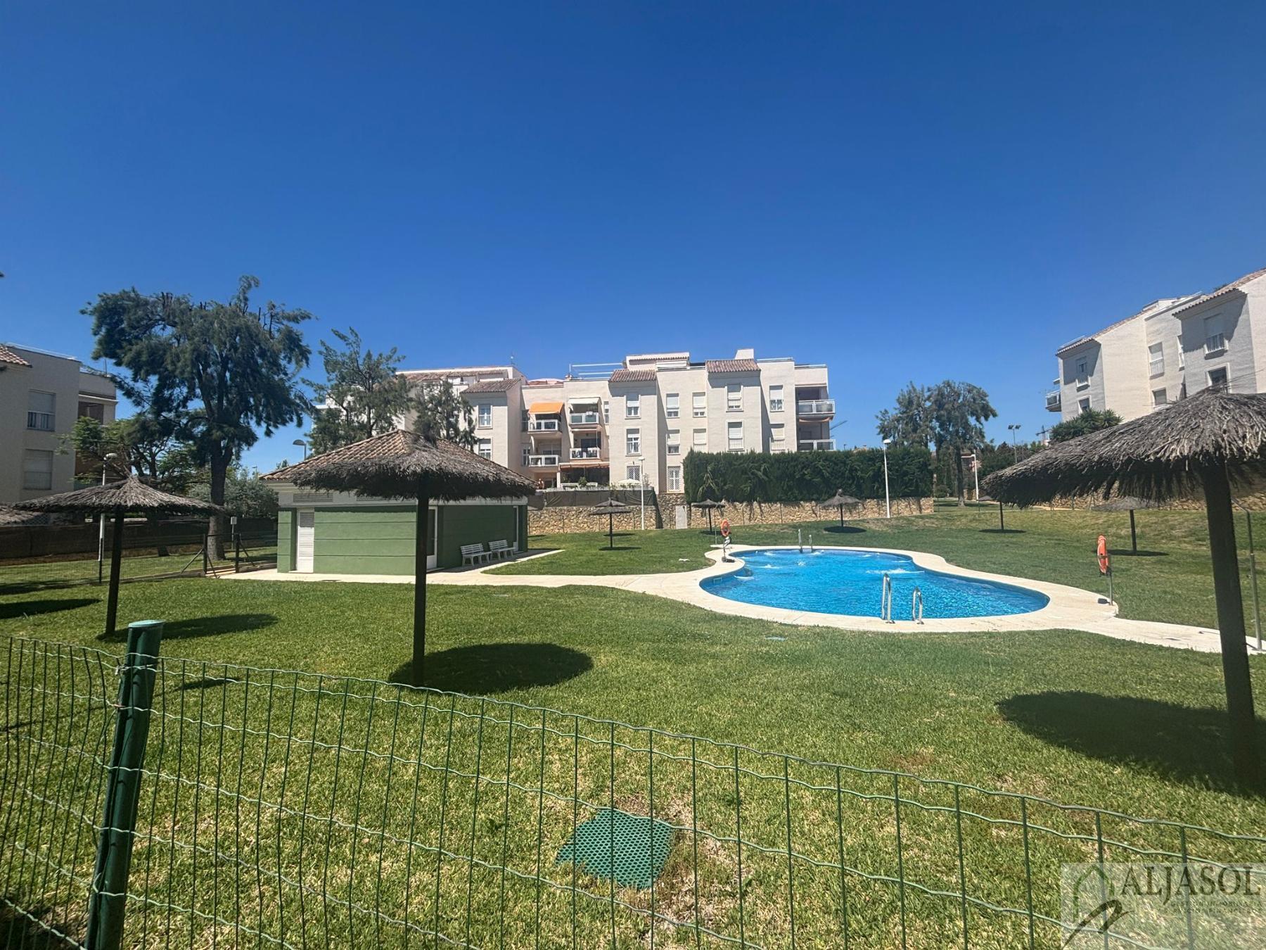 For sale of flat in Tomares
