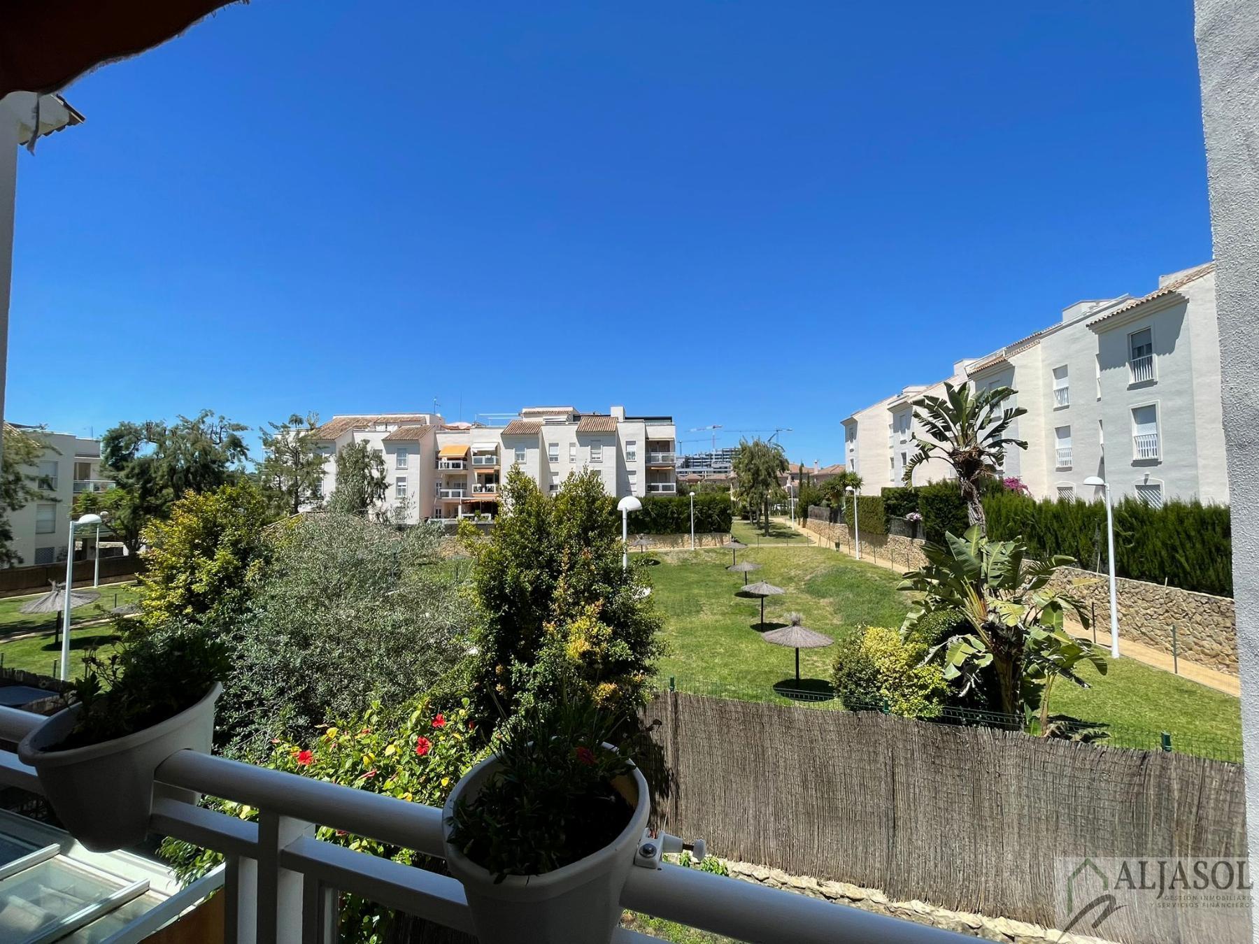 For sale of flat in Tomares